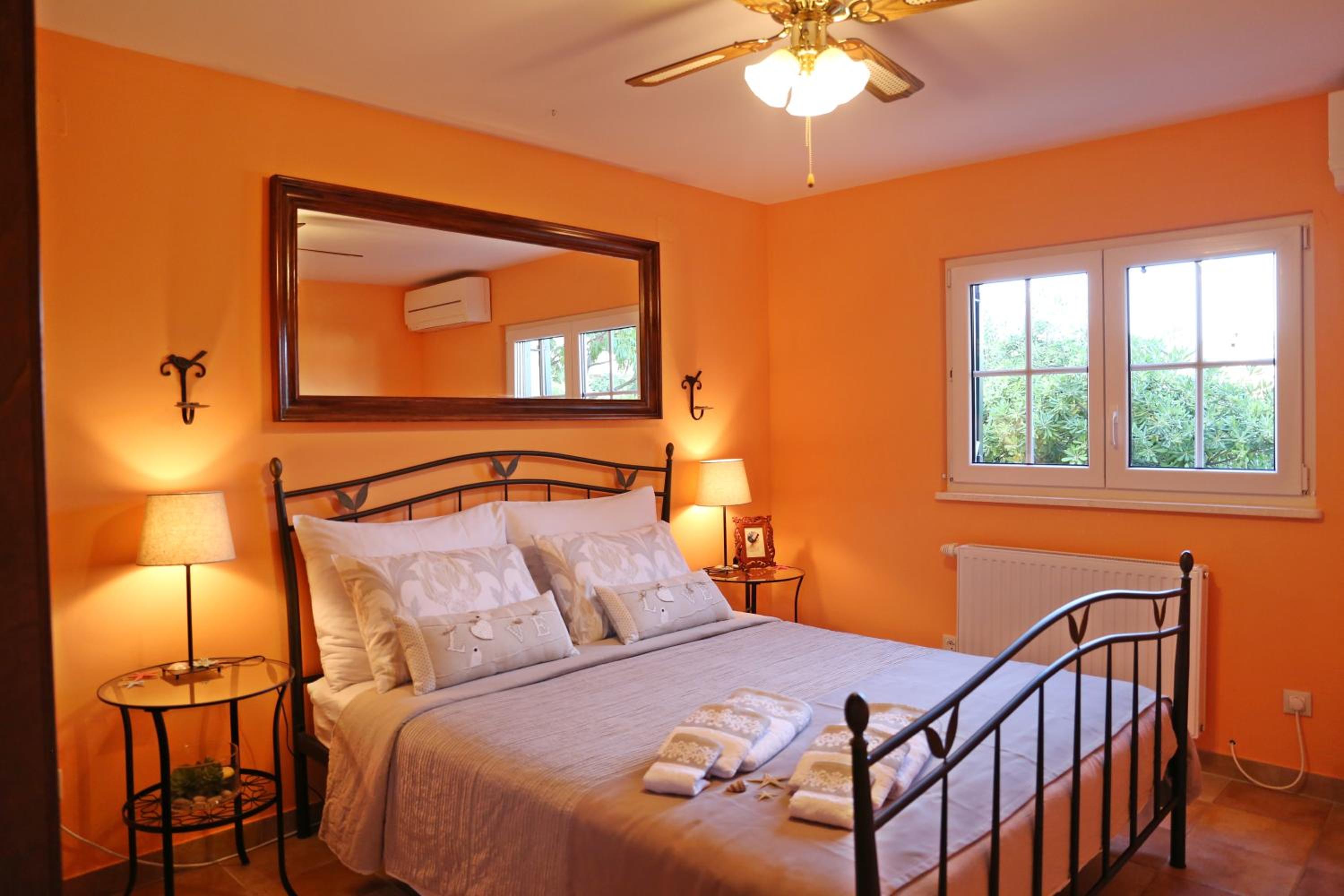 Four-Bedroom House photo 3