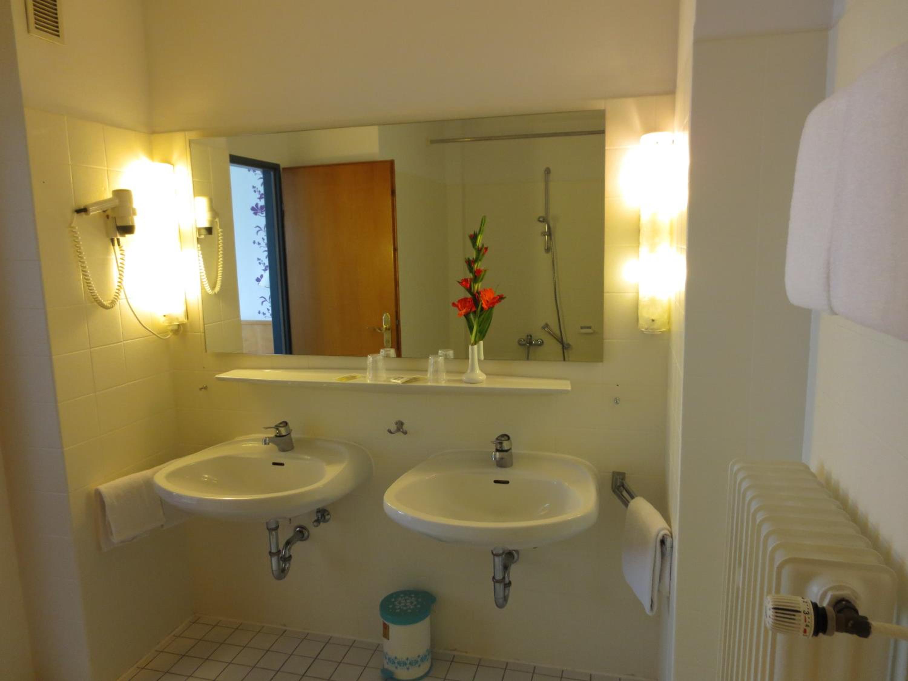 Suite - Photo 4