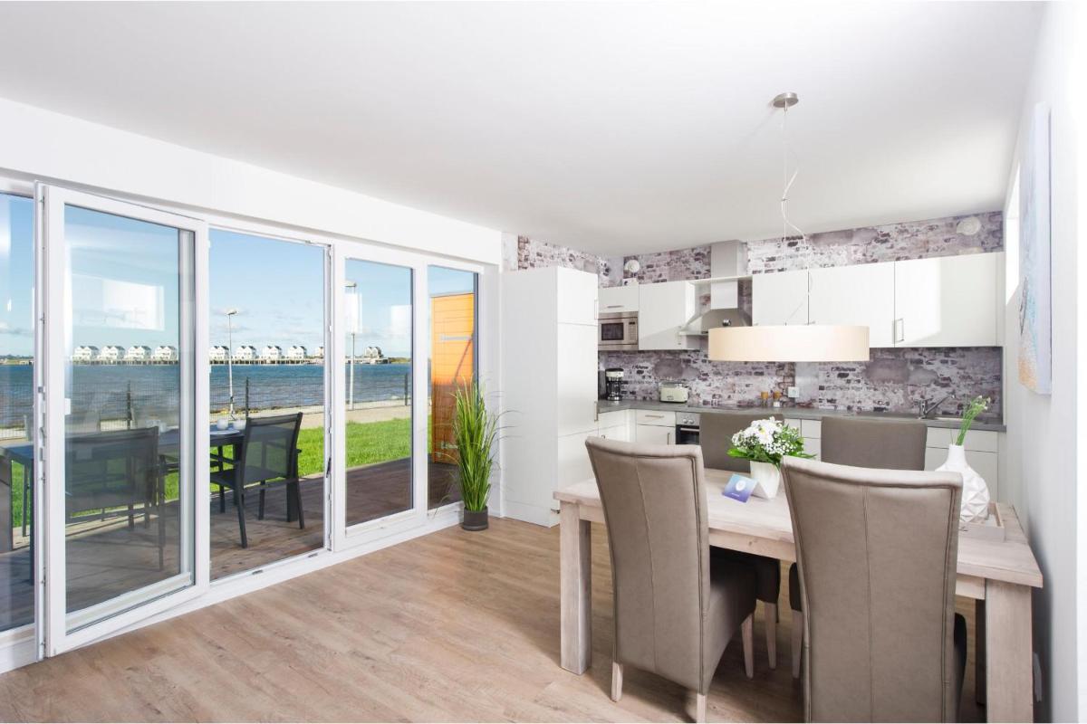 Apartment with Sea View photo 2