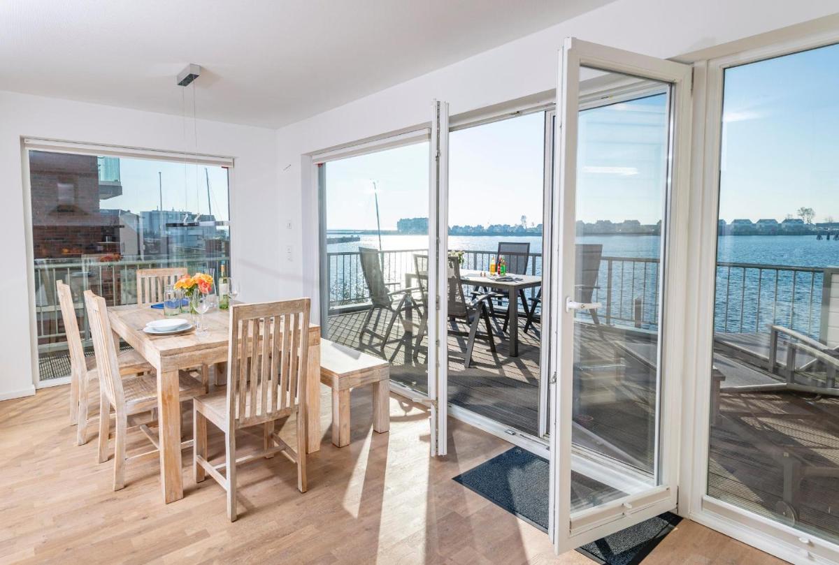 Apartment with Sea View photo 3