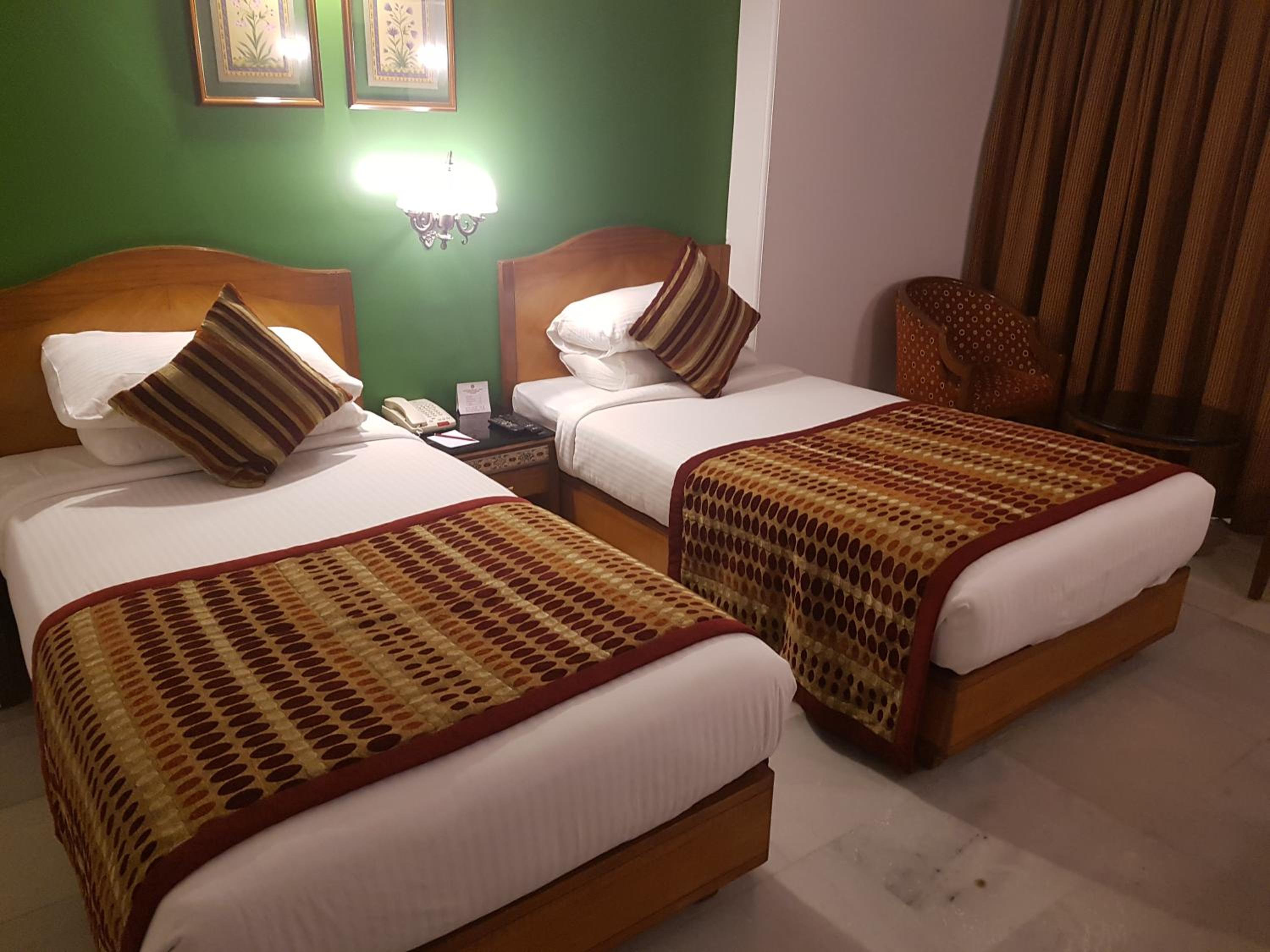 Club Double or Twin Room - Photo 8