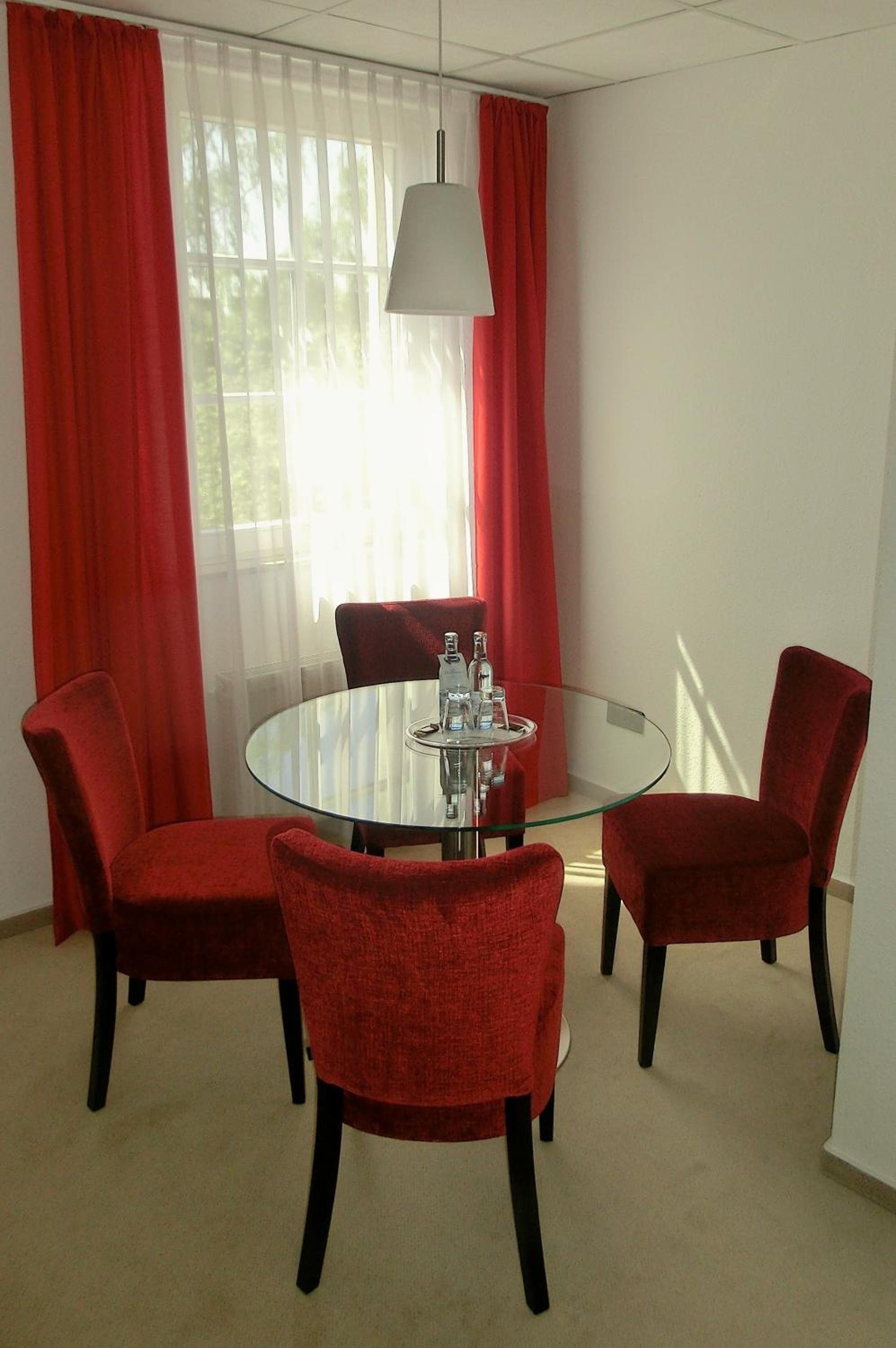 Family Room - Photo 3