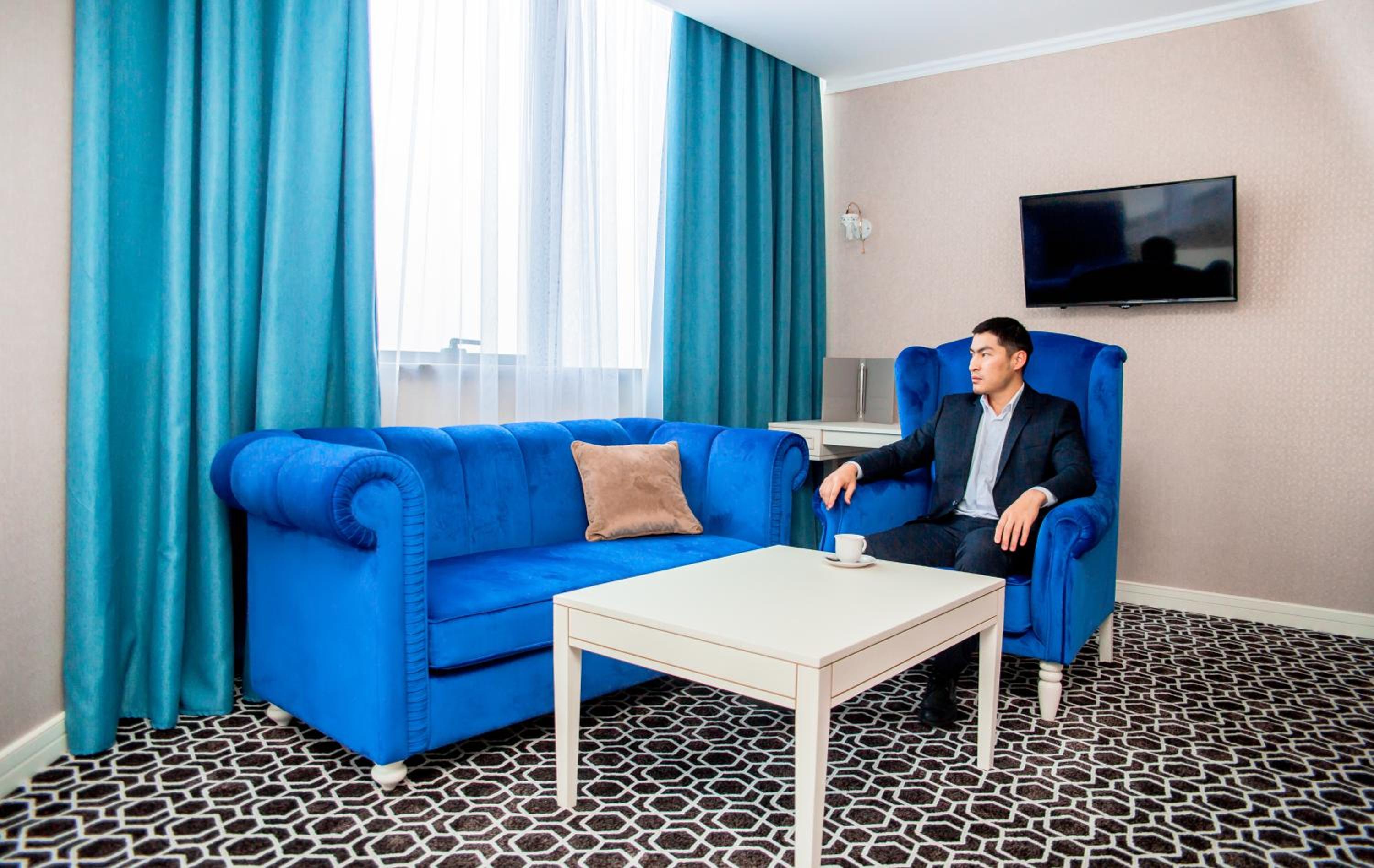 King Suite with Balcony photo 2