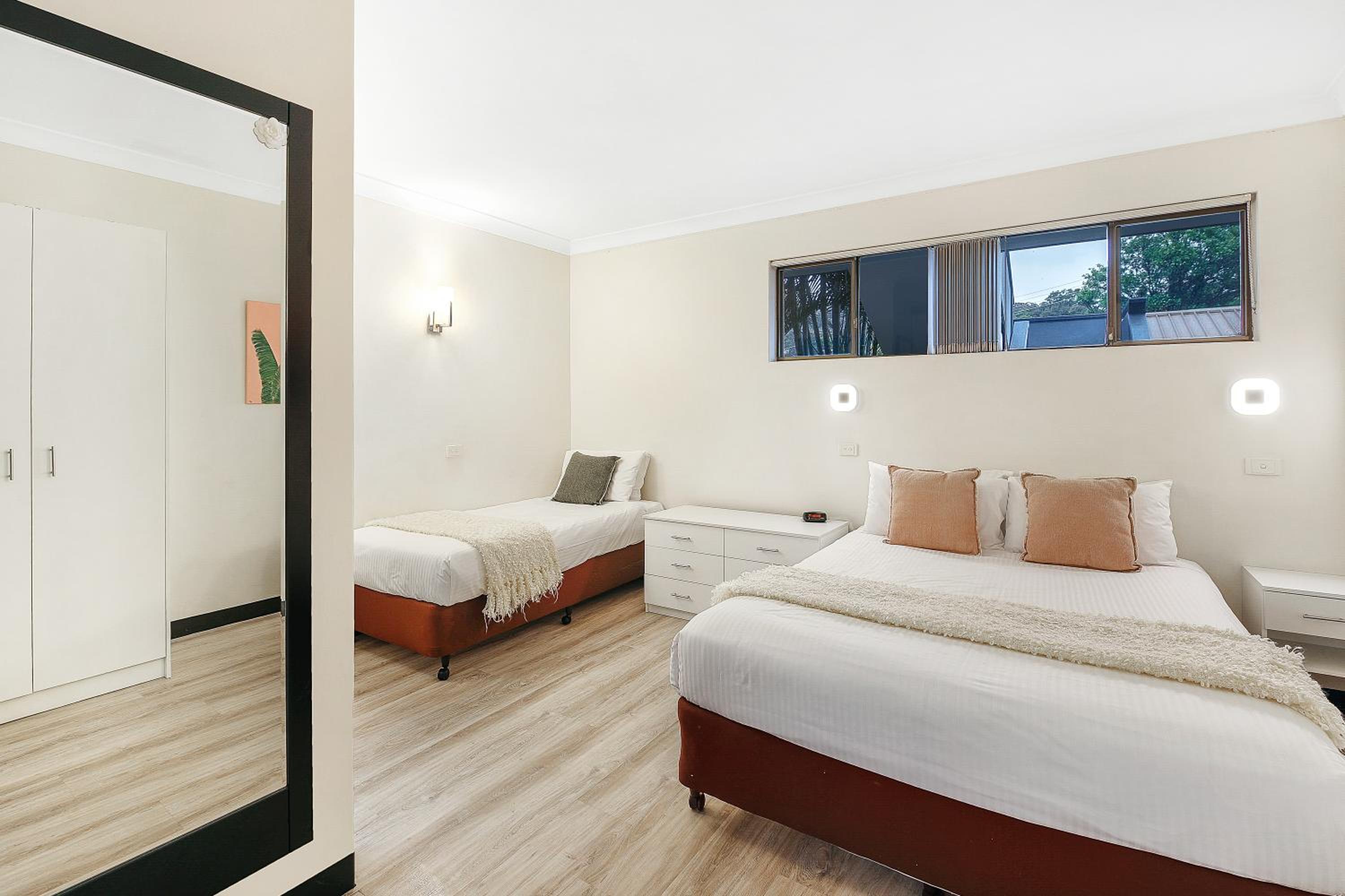 One-Bedroom Apartment - Photo 13
