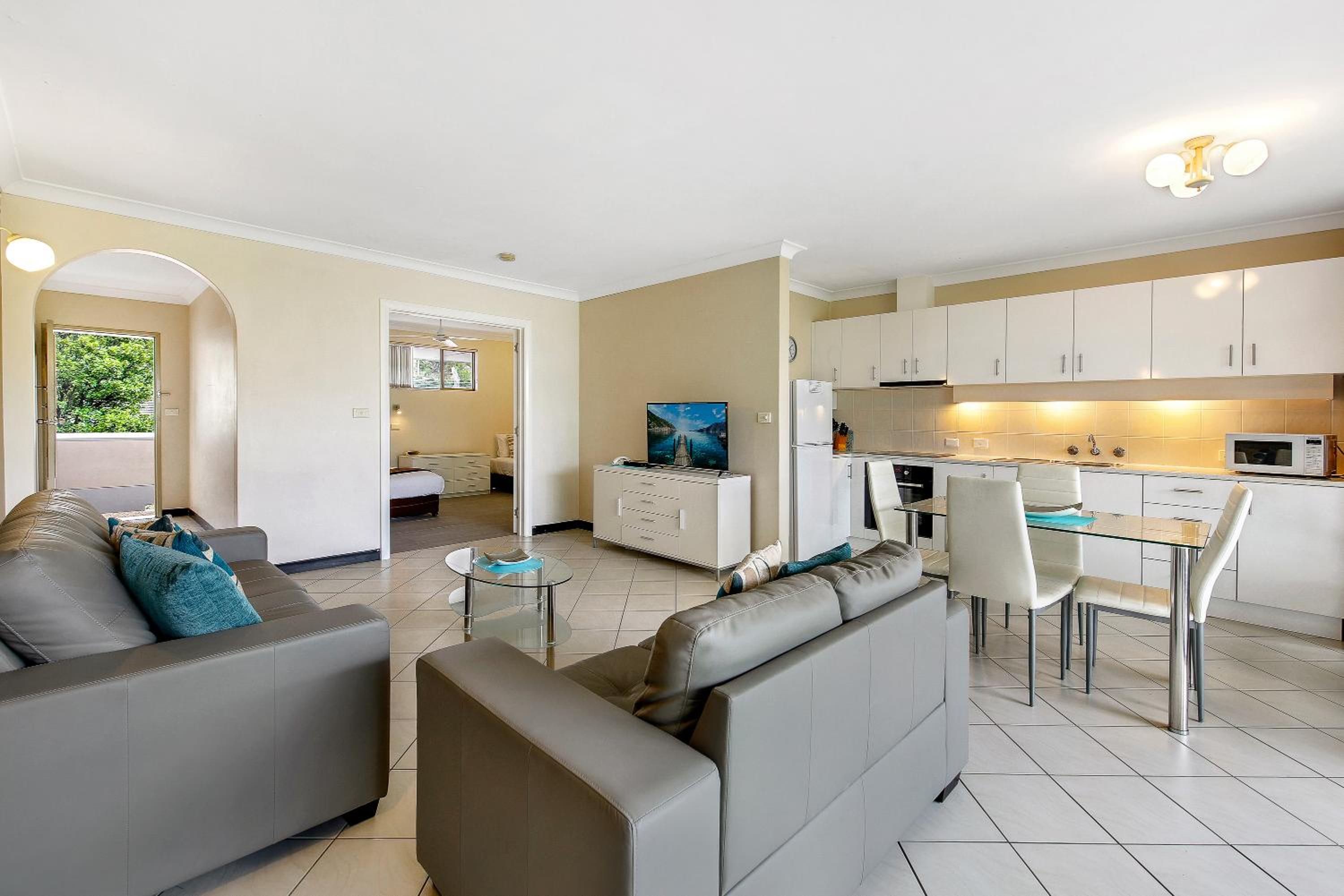 One-Bedroom Apartment - Photo 11