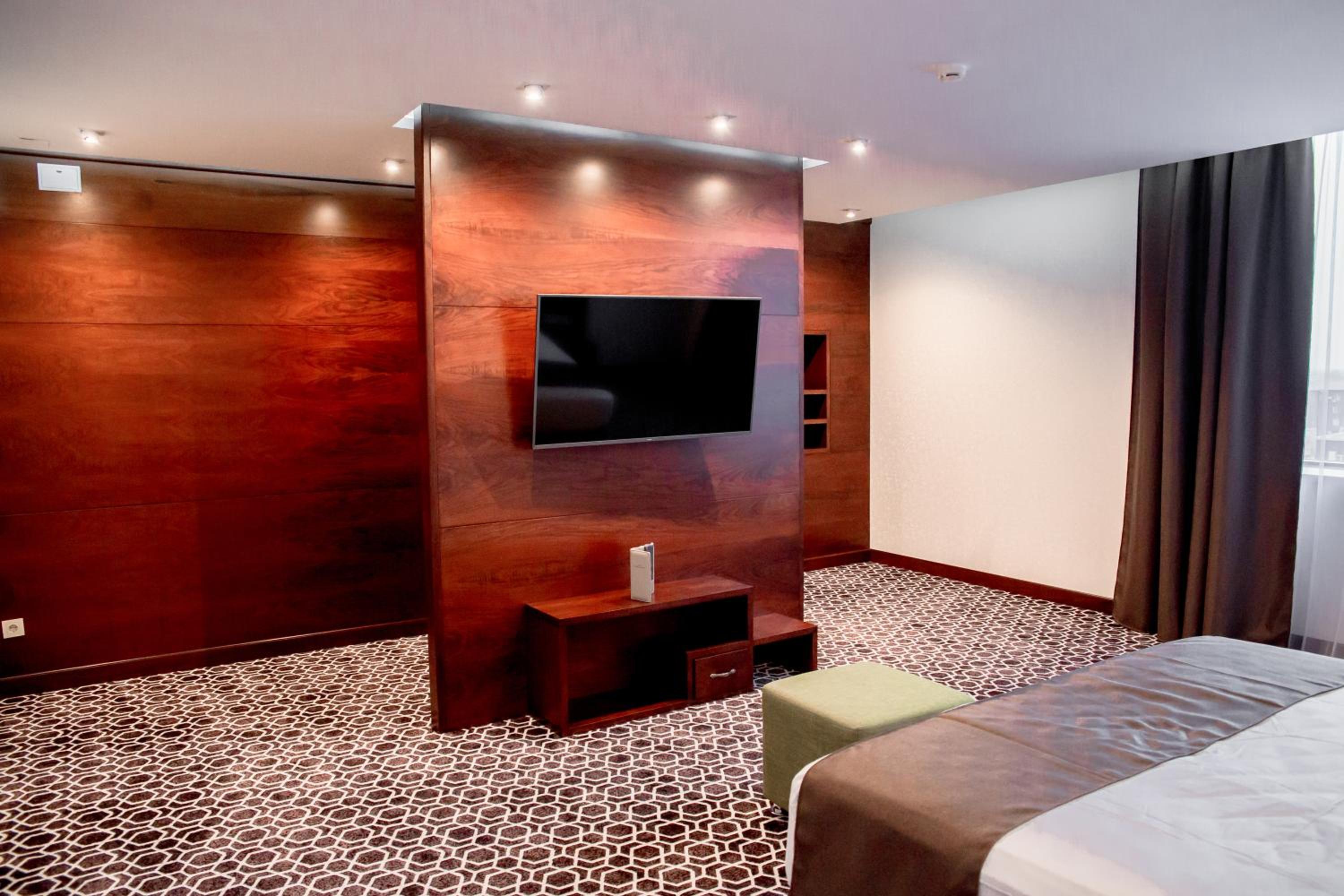 One-Bedroom Suite photo 1
