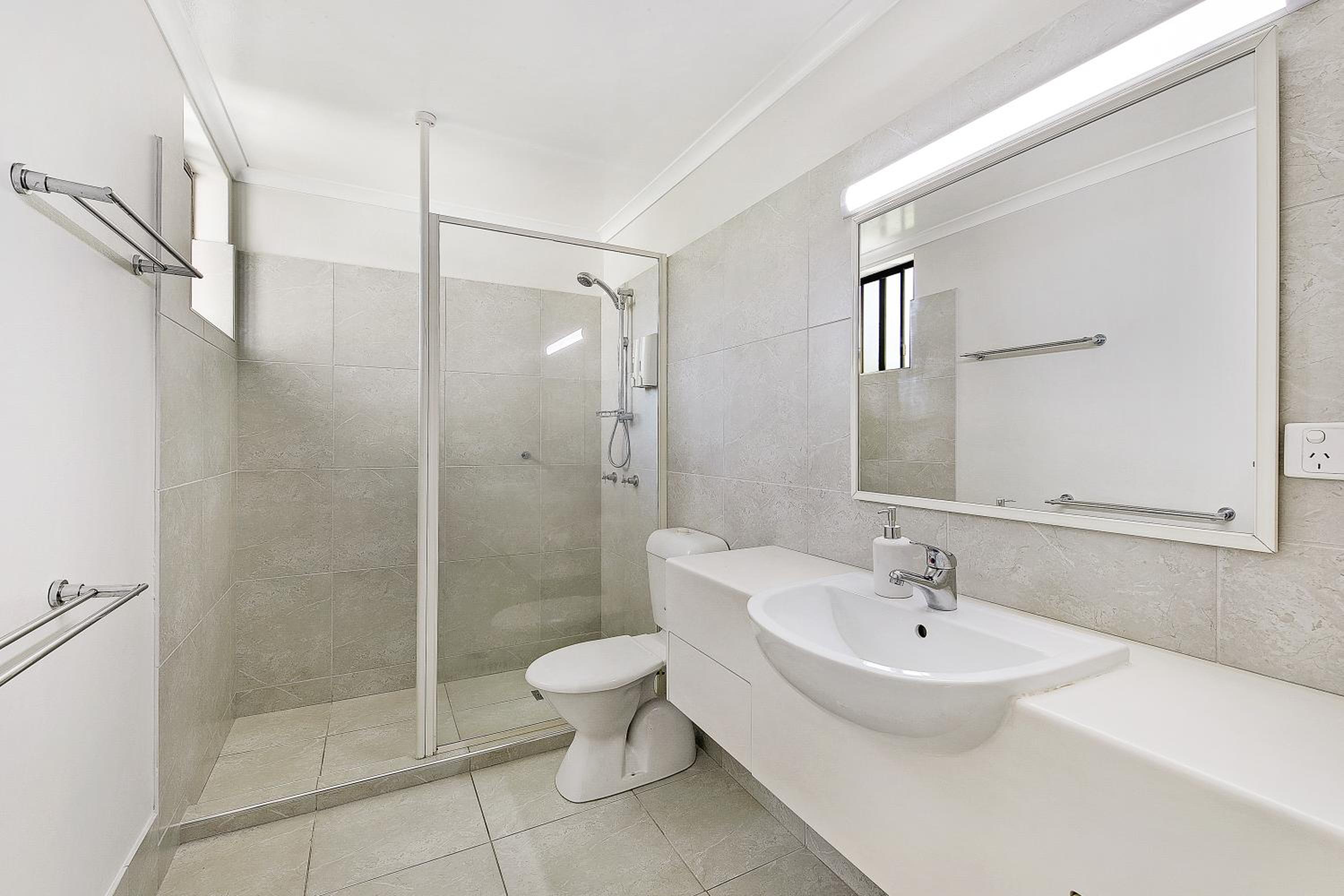 Two-Bedroom Apartment - Photo 2
