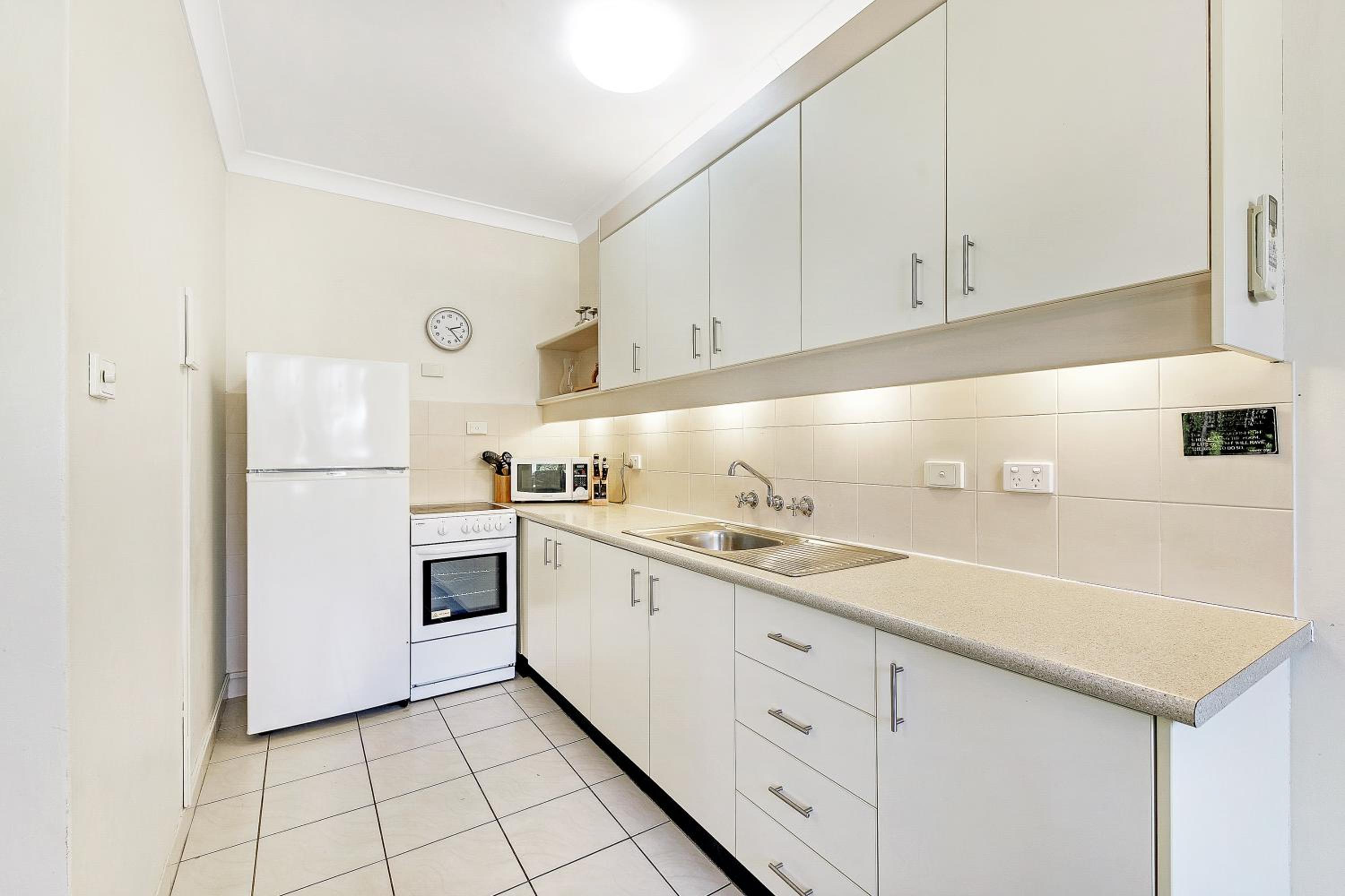 Two-Bedroom Apartment - Photo 9