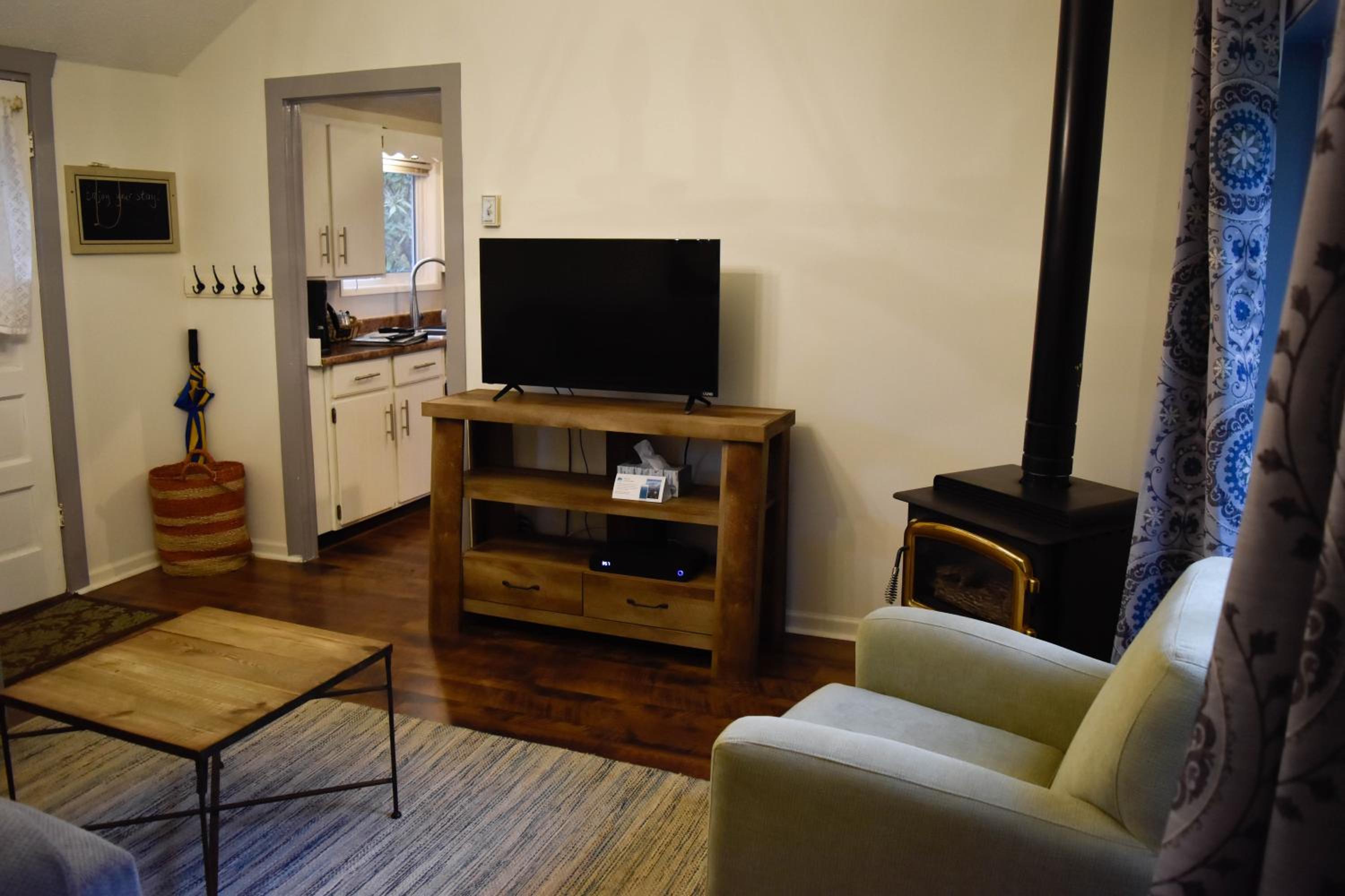 Two-Bedroom Cottage photo 3