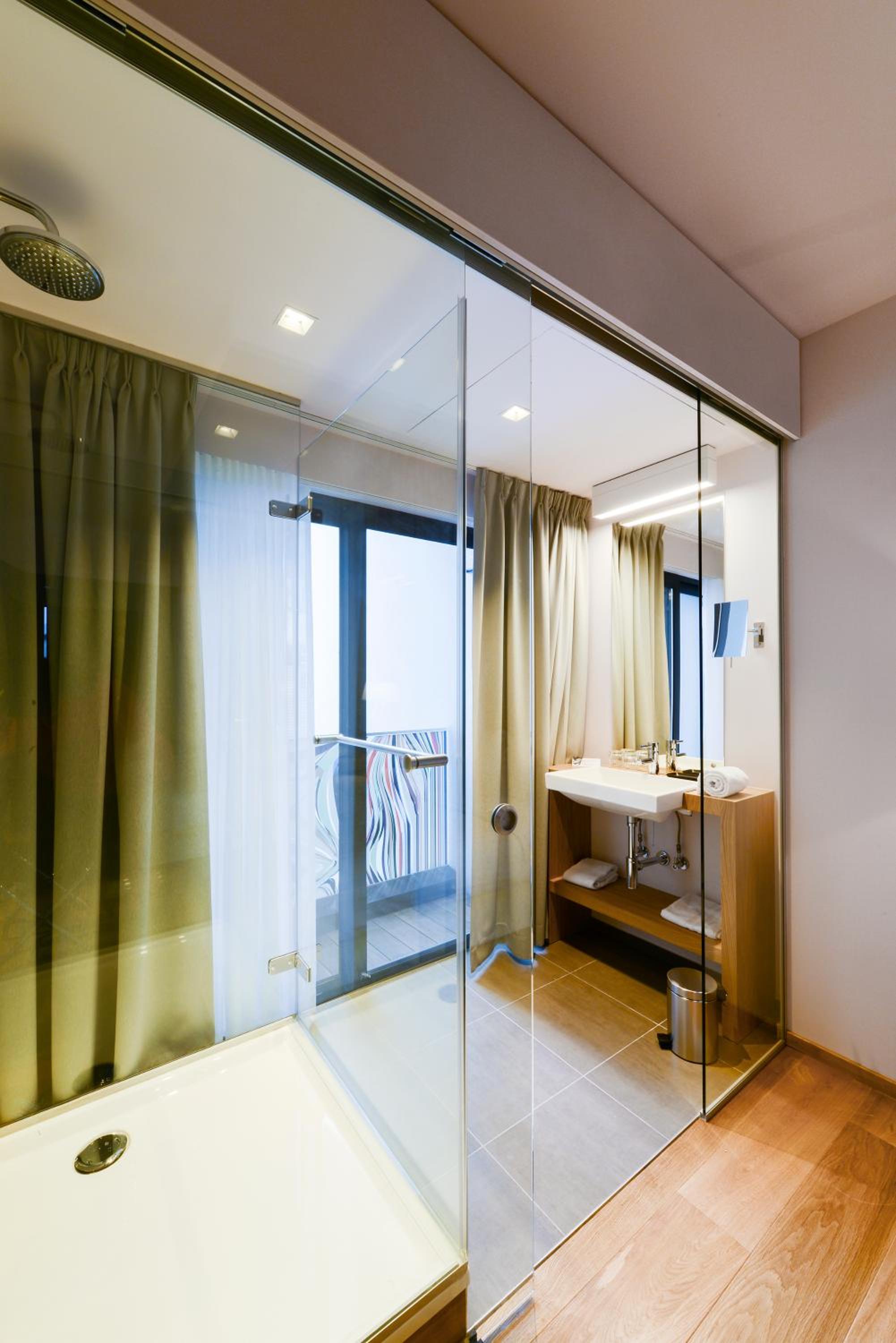 Standard Double Room with Pool Side photo 2