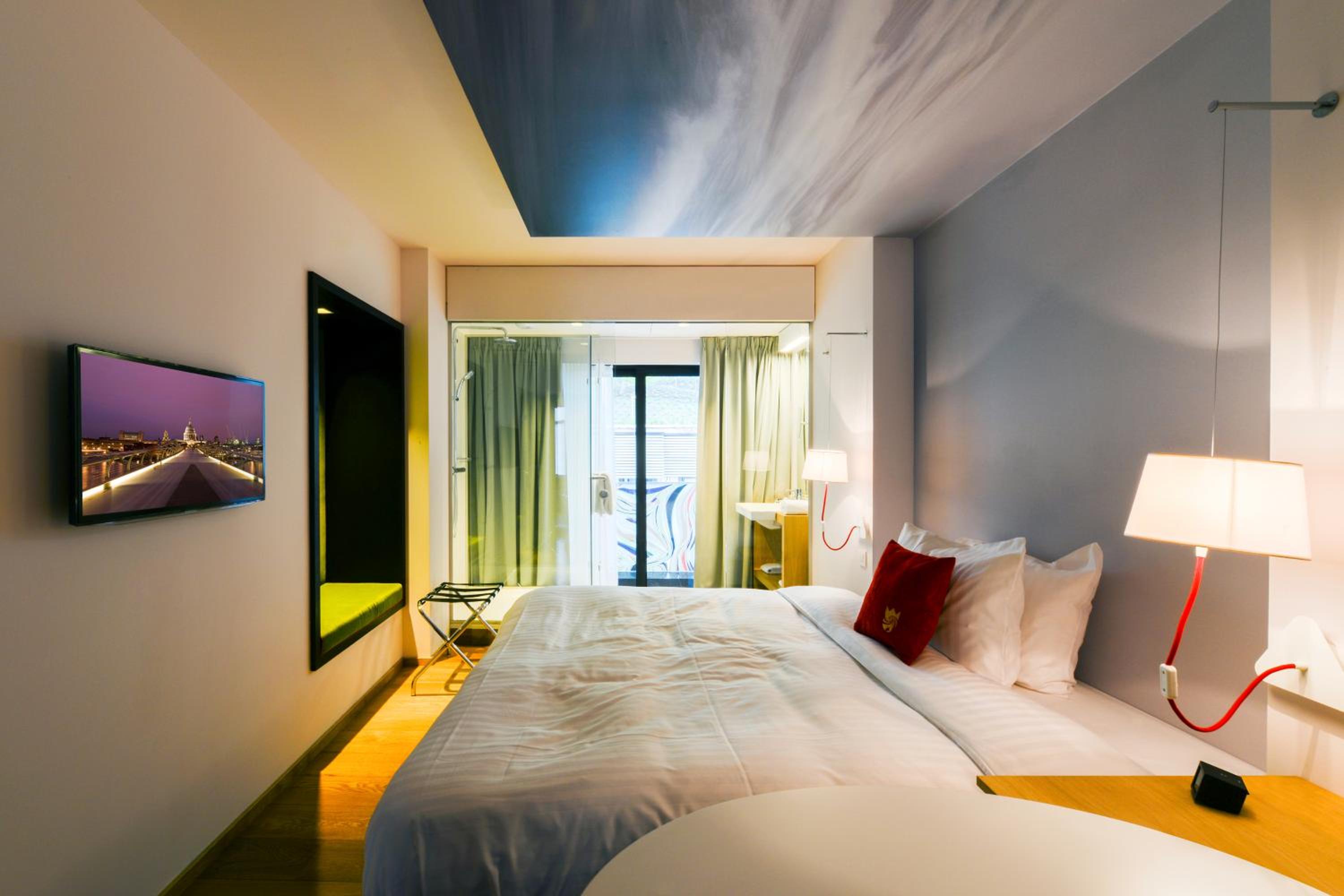Standard Double Room with Pool Side