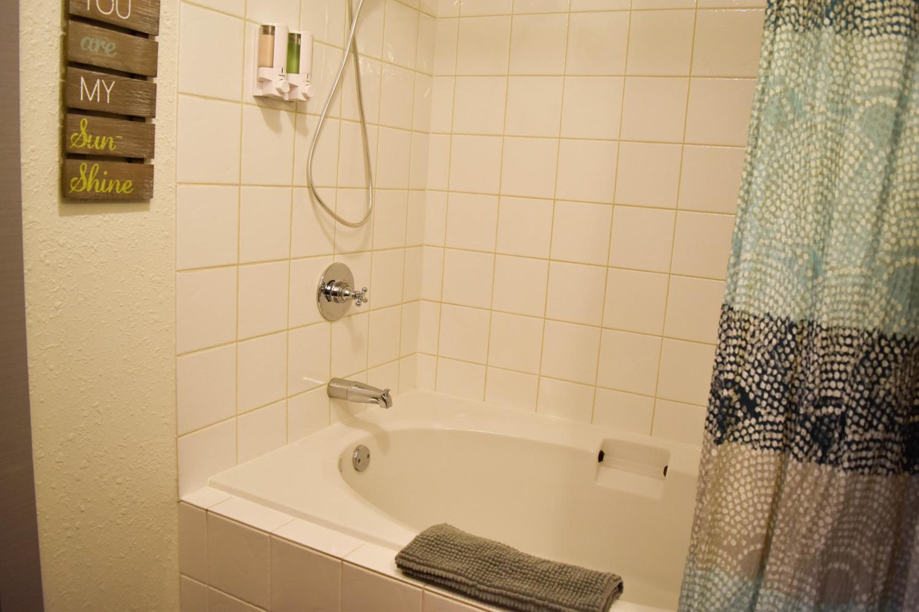 Two-Bedroom Cottage - Accessible photo 2