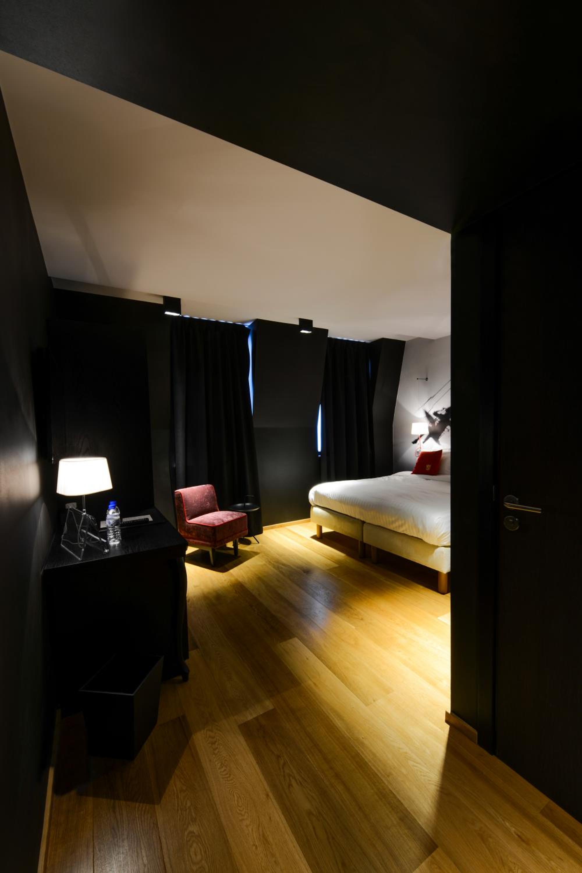 Deluxe Double Room with Pool Side photo 3