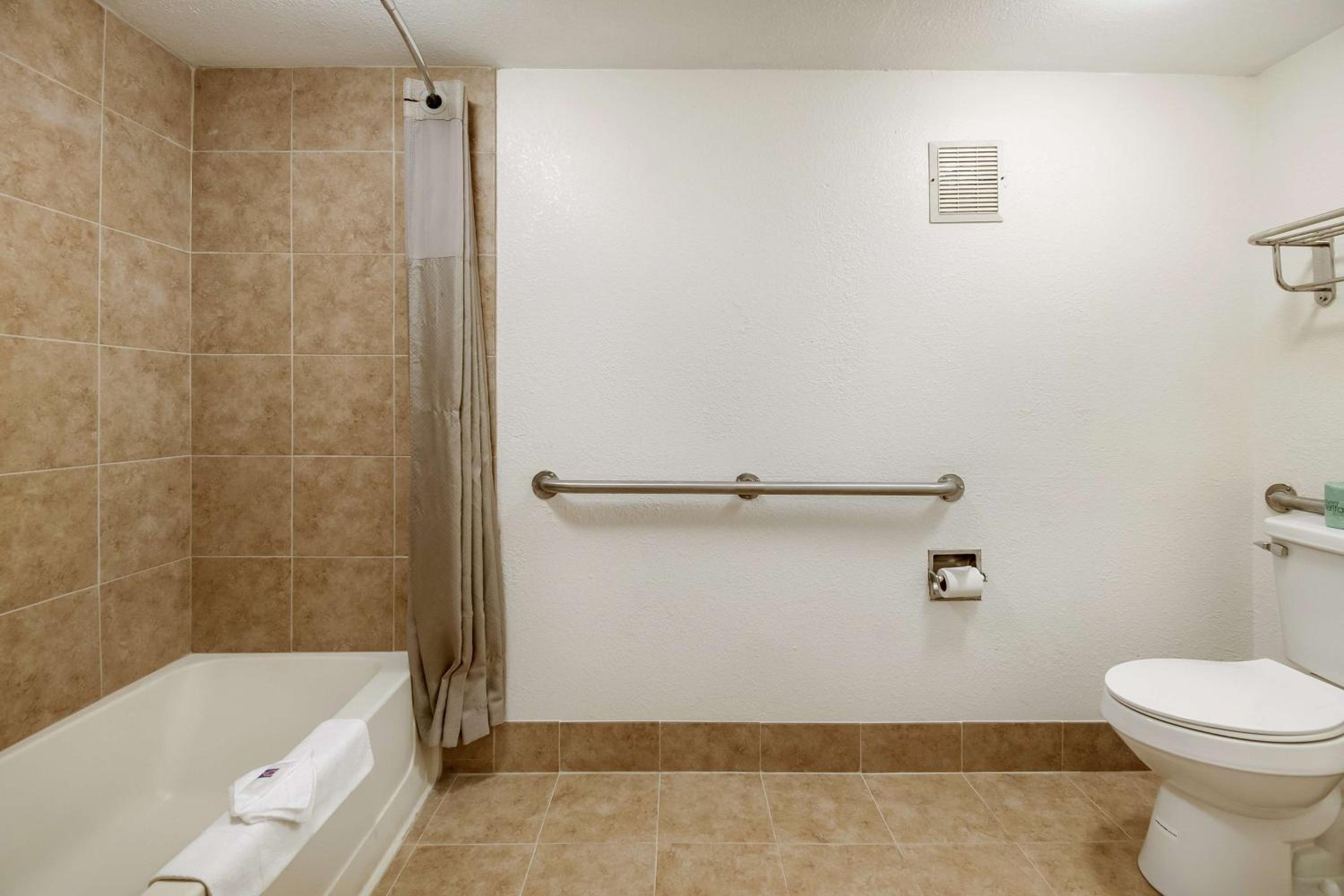 King Room - Disability Access - Non-Smoking - Photo 4