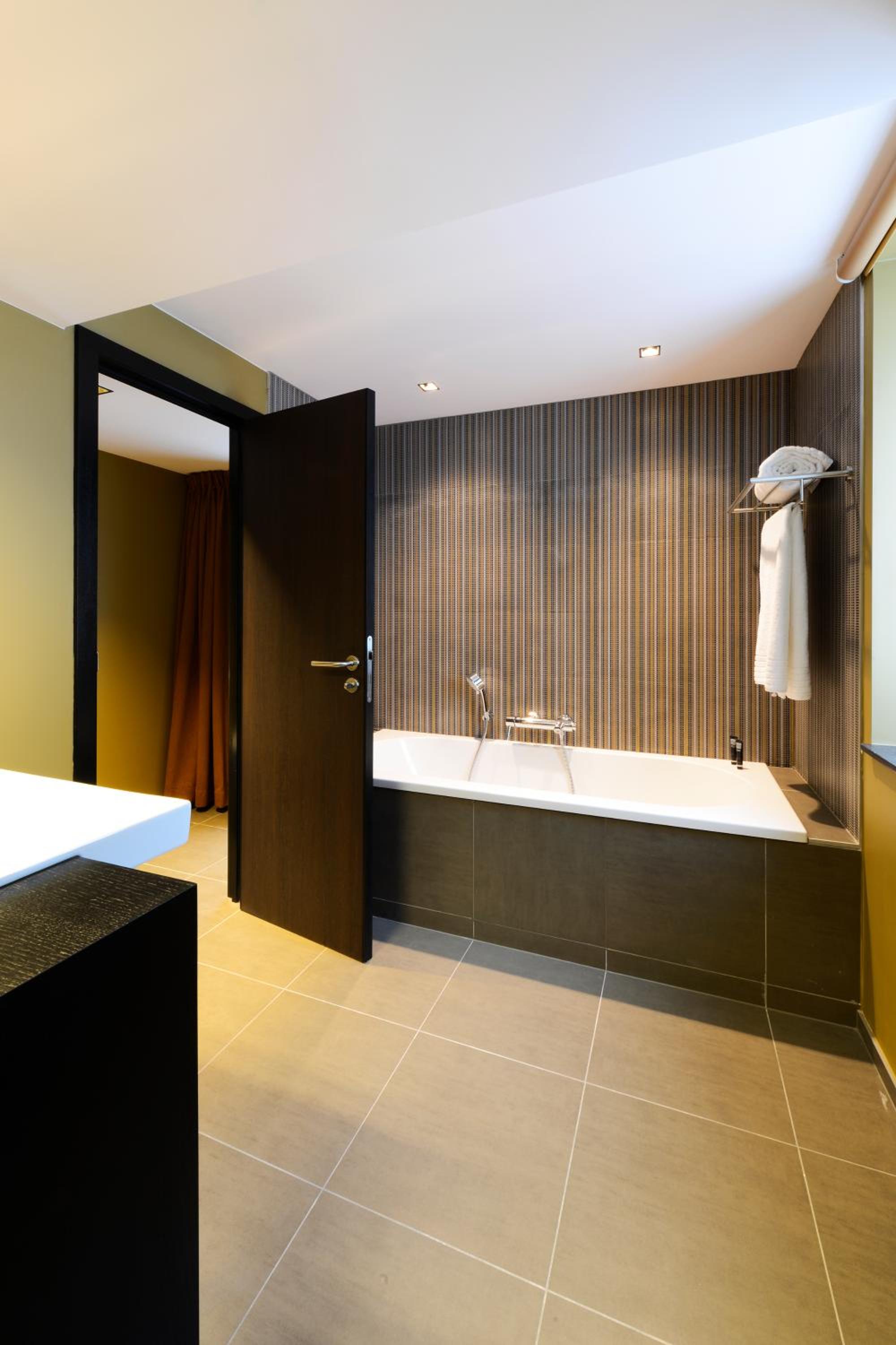 Deluxe Double Room with Pool Side photo 2