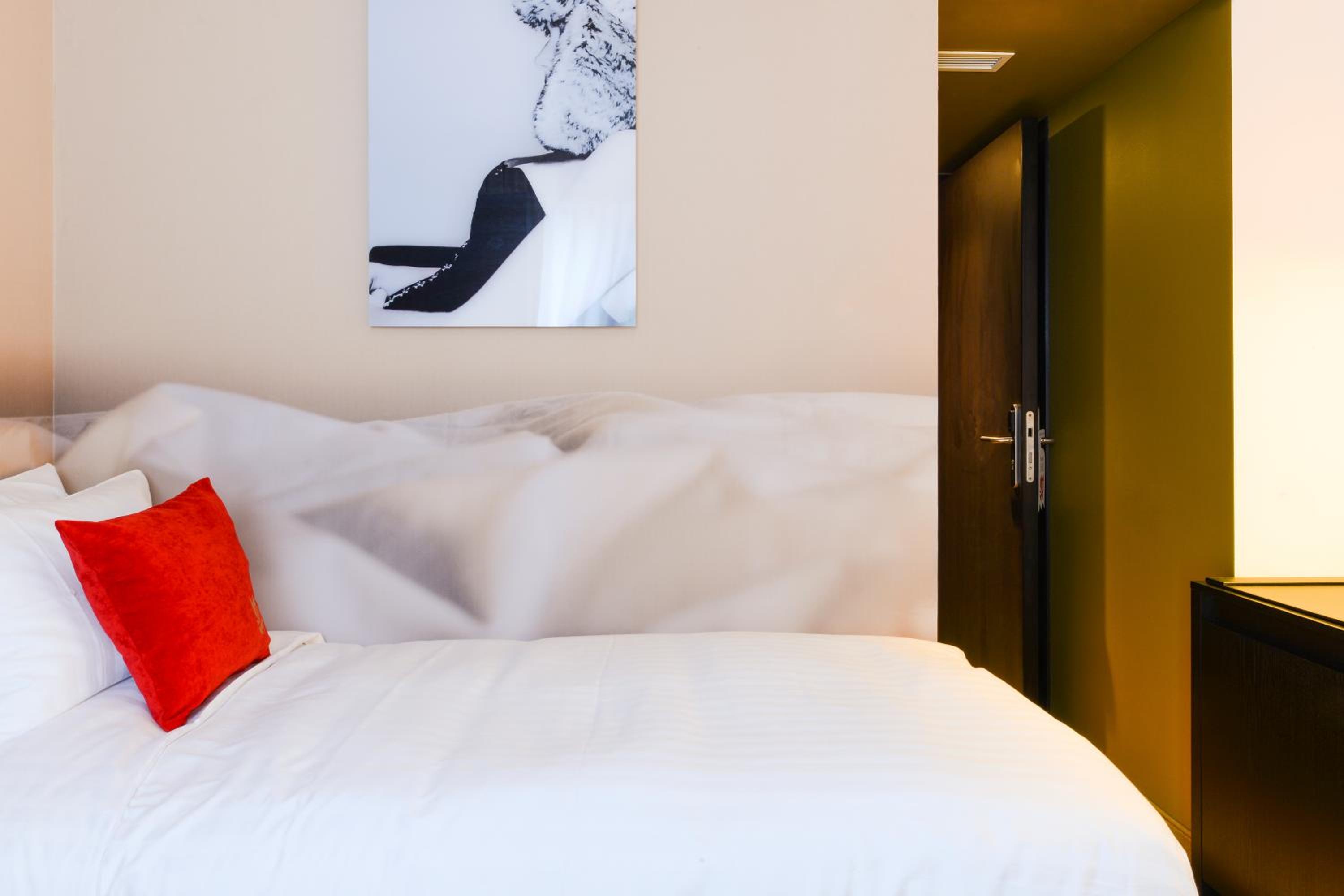 Single Room photo 2