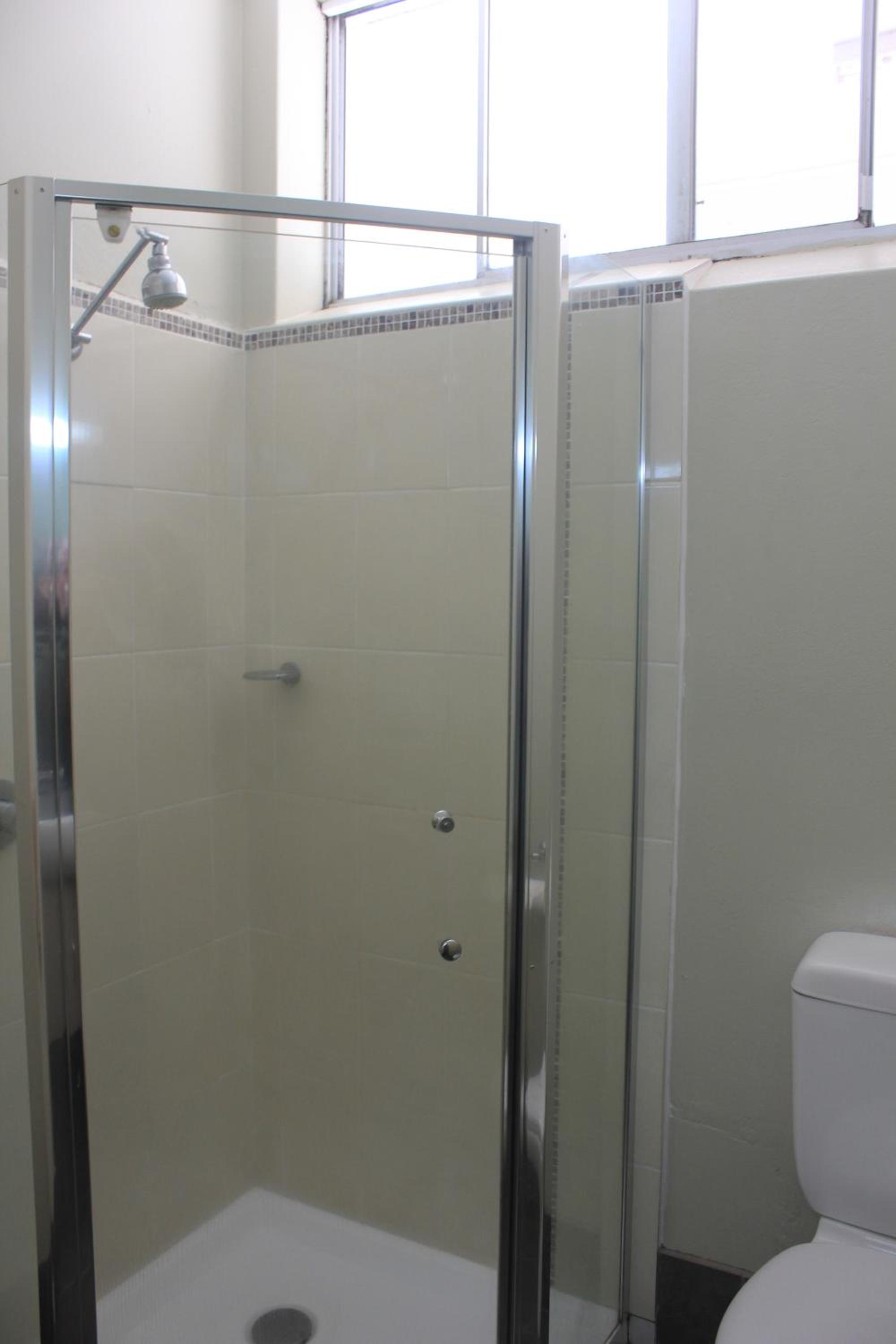 Deluxe Queen Room - Photo 16
