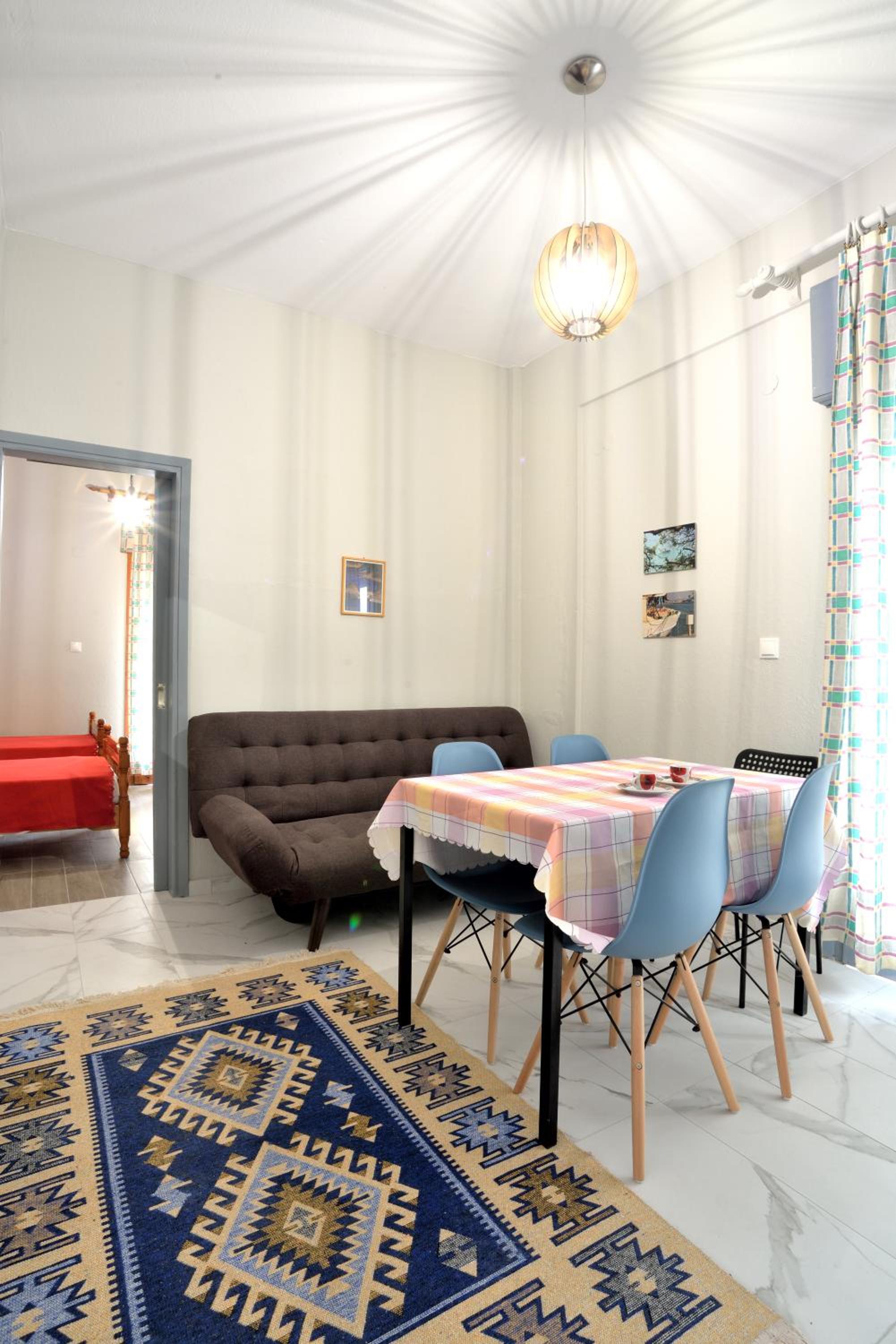 Apartment photo 2
