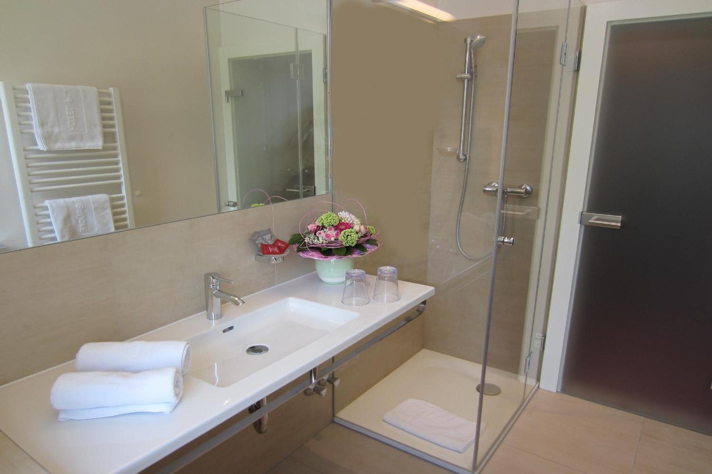 Double Room - Photo 9