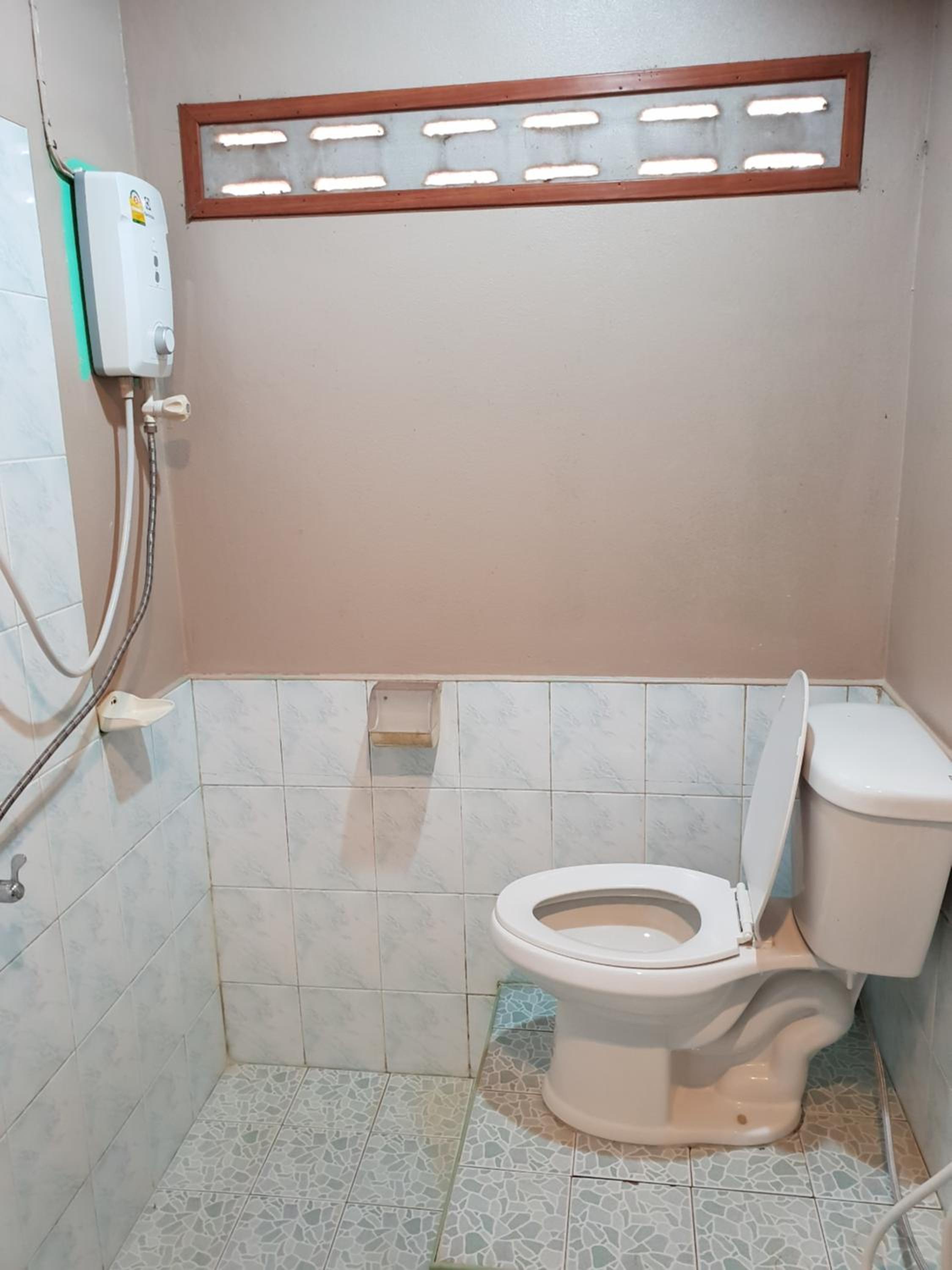 Superior Bungalow - Photo 7