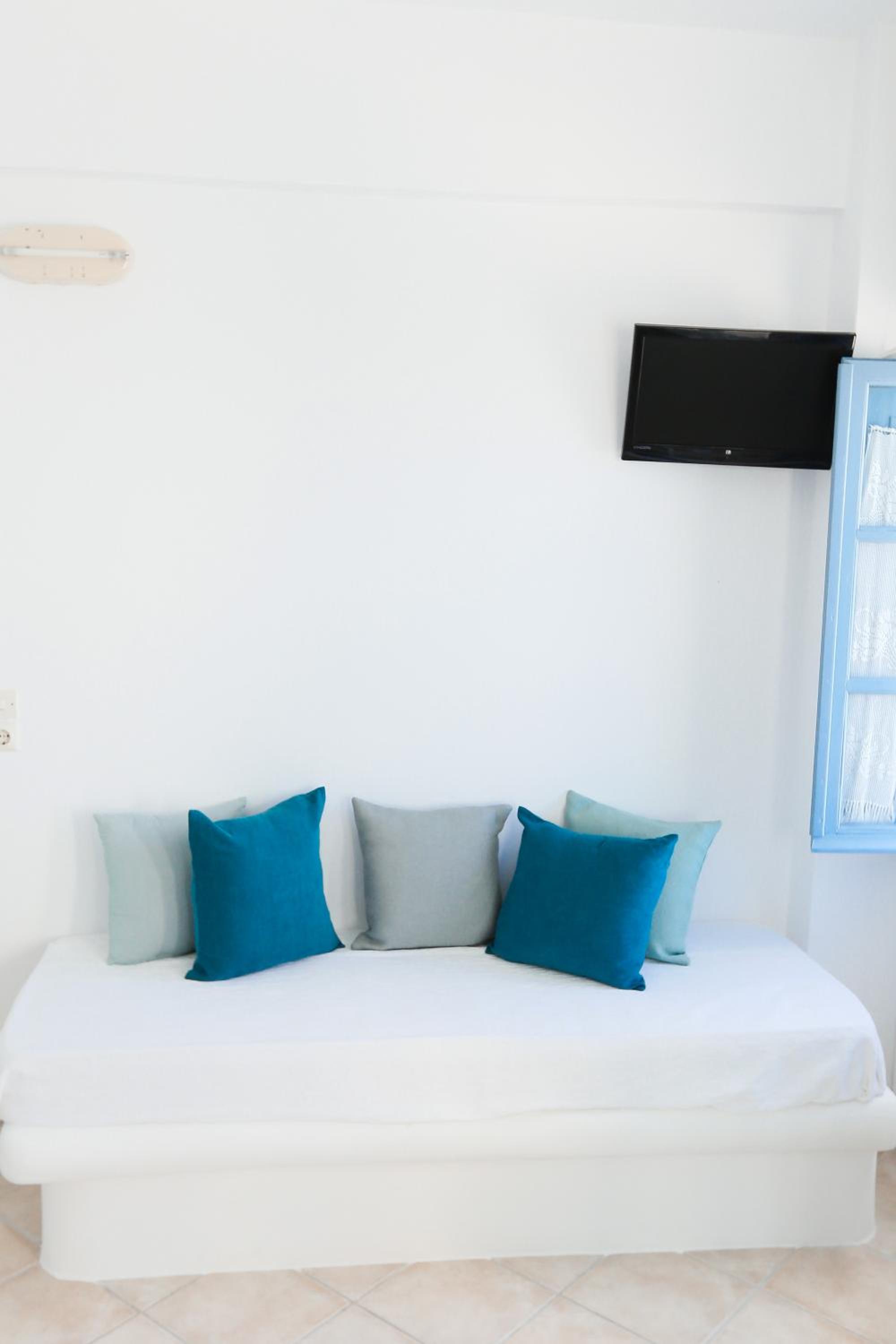 Standard Double Room with Caldera View - Photo 3