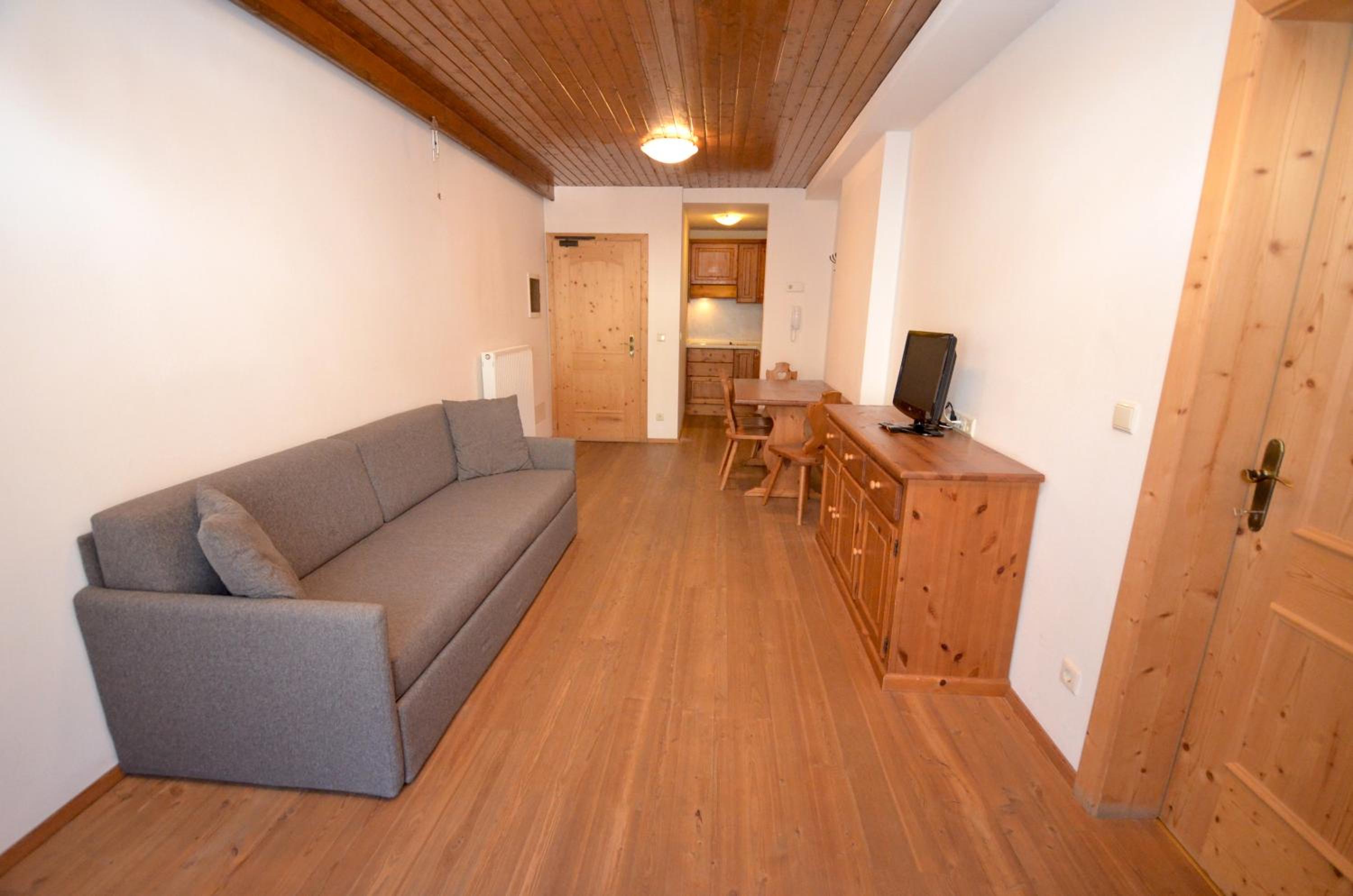 AT 112-7 - Two Room apartment with balcony photo 2