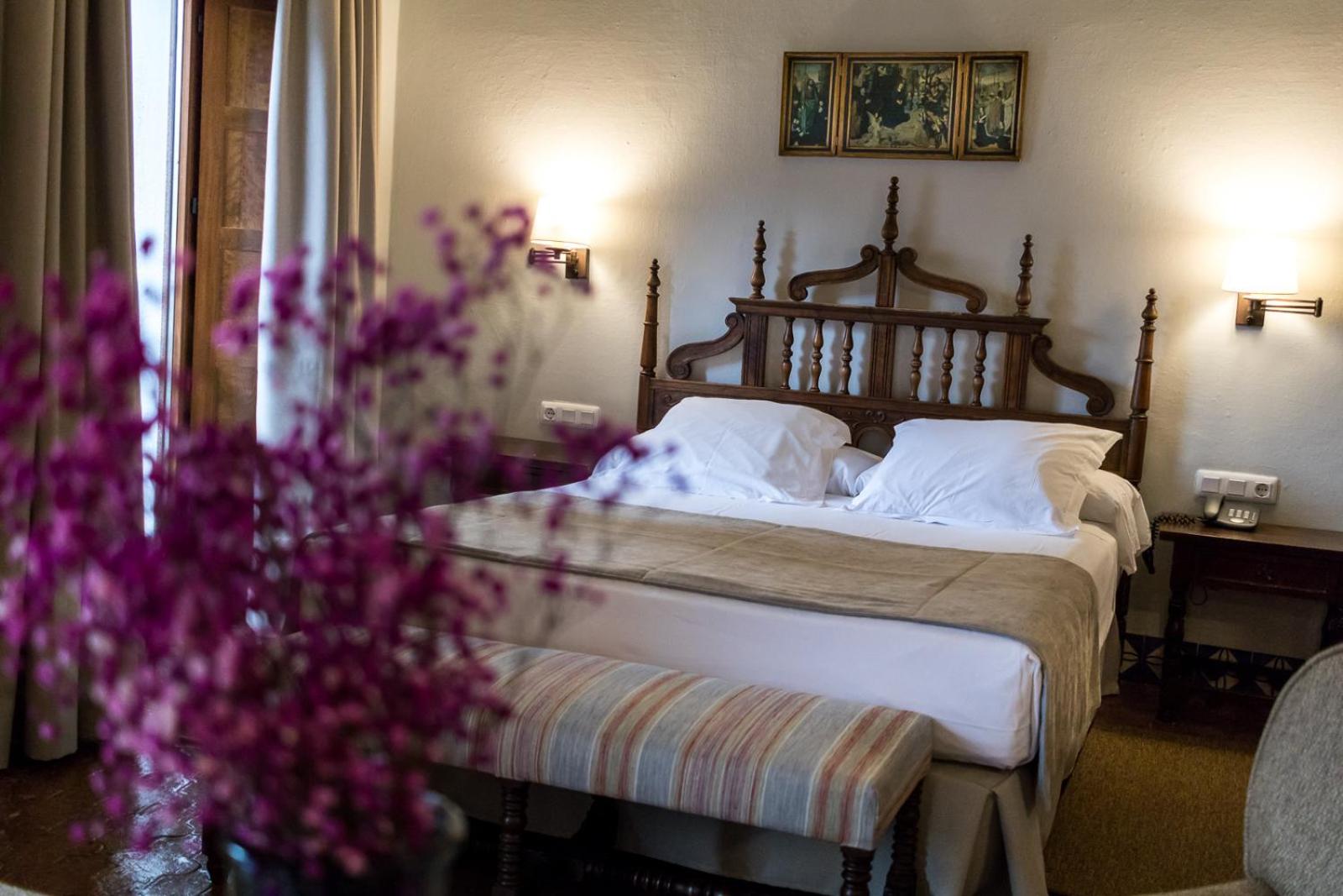 Double or Twin Room - Photo 13
