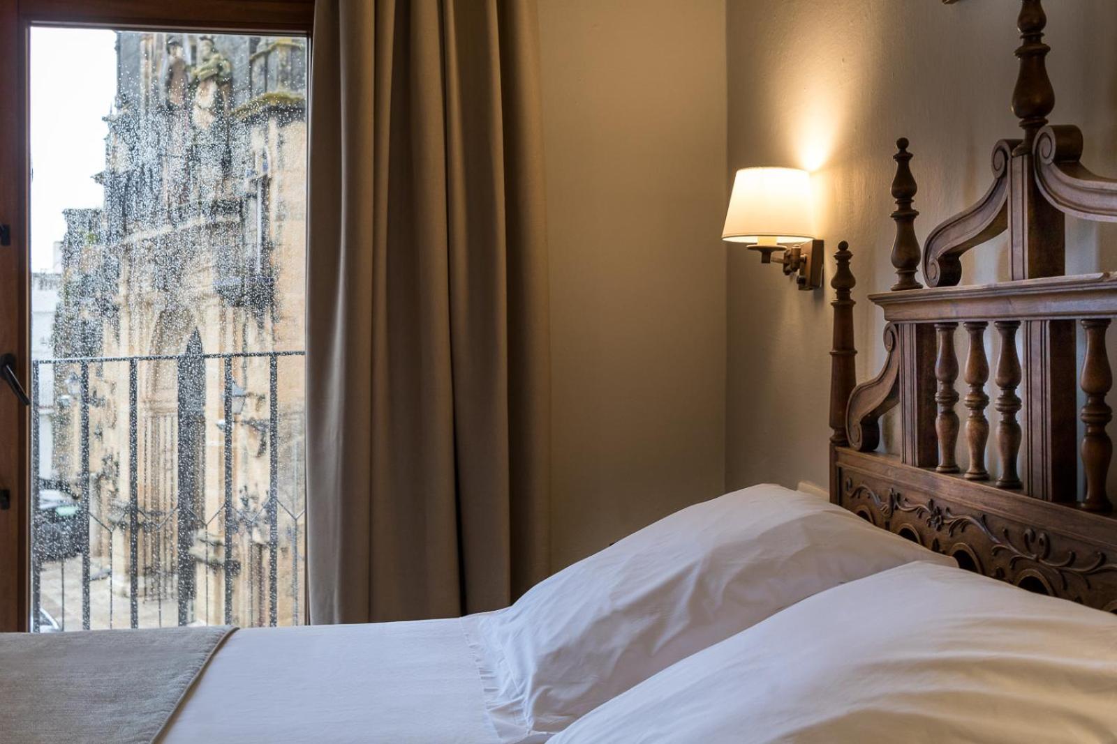 Double or Twin Room - Photo 12
