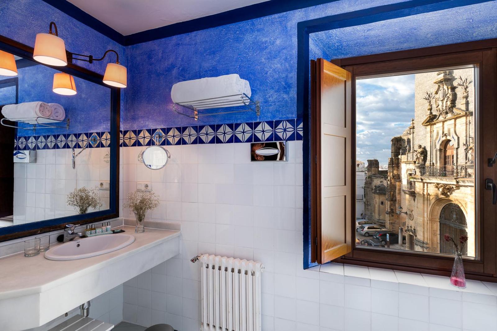 Double or Twin Room - Photo 3