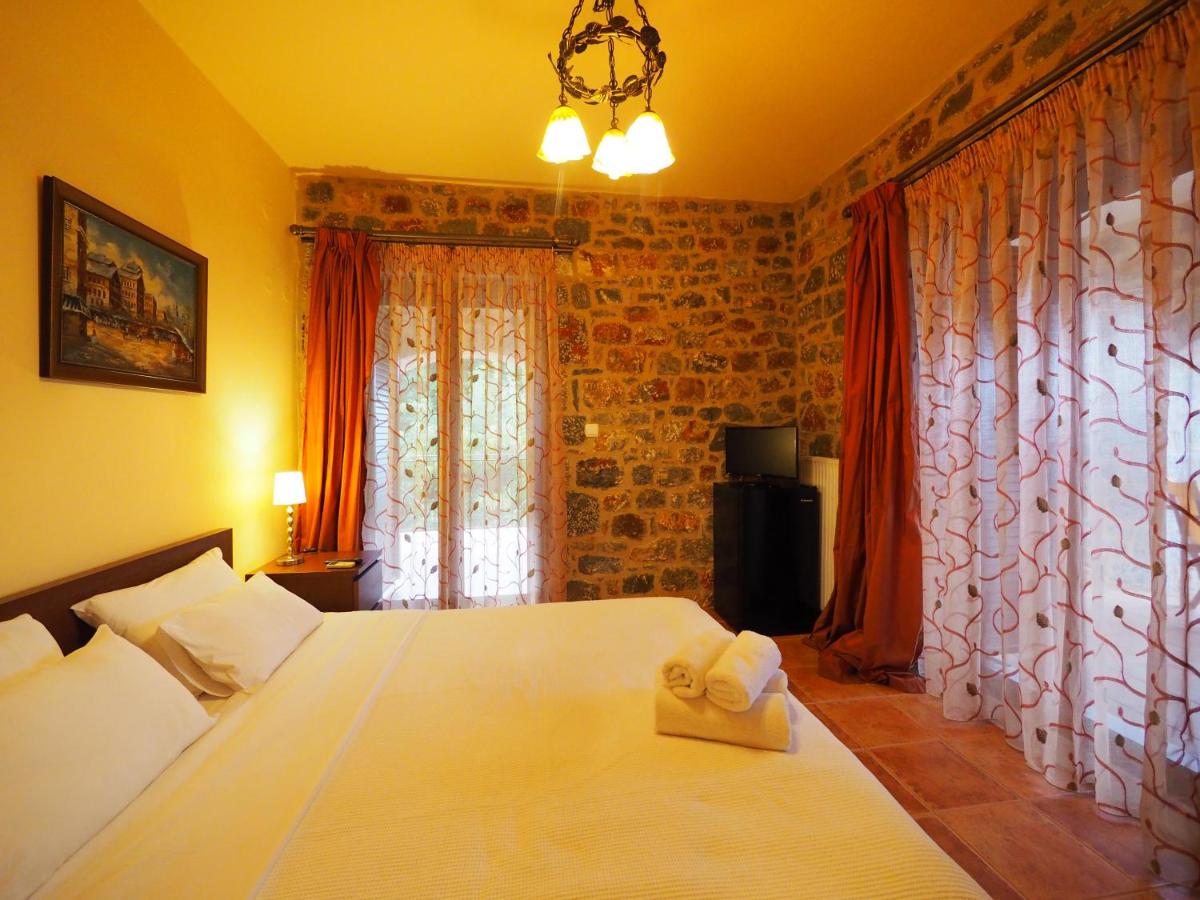 Deluxe Double Room with Balcony and Sea View photo 1