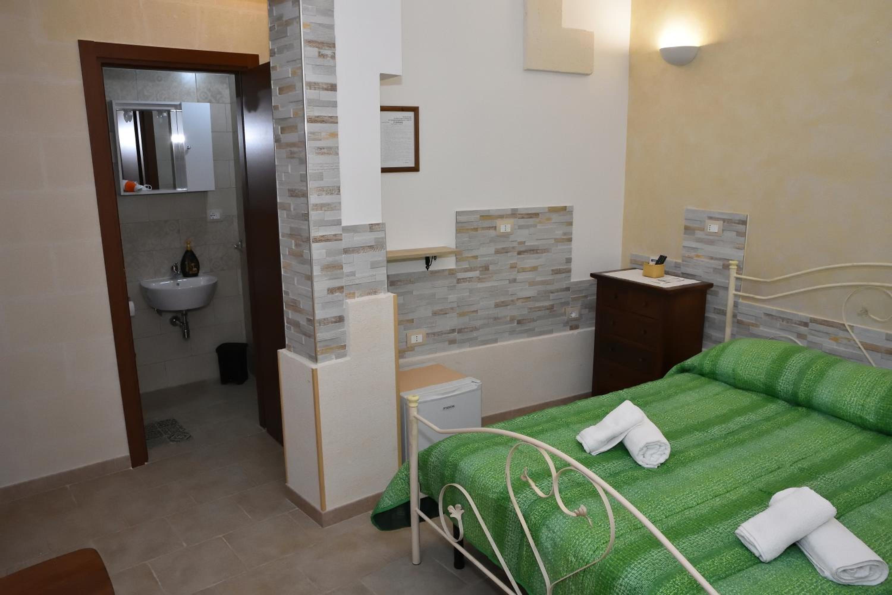 Triple Room with Private Bathroom - Photo 1