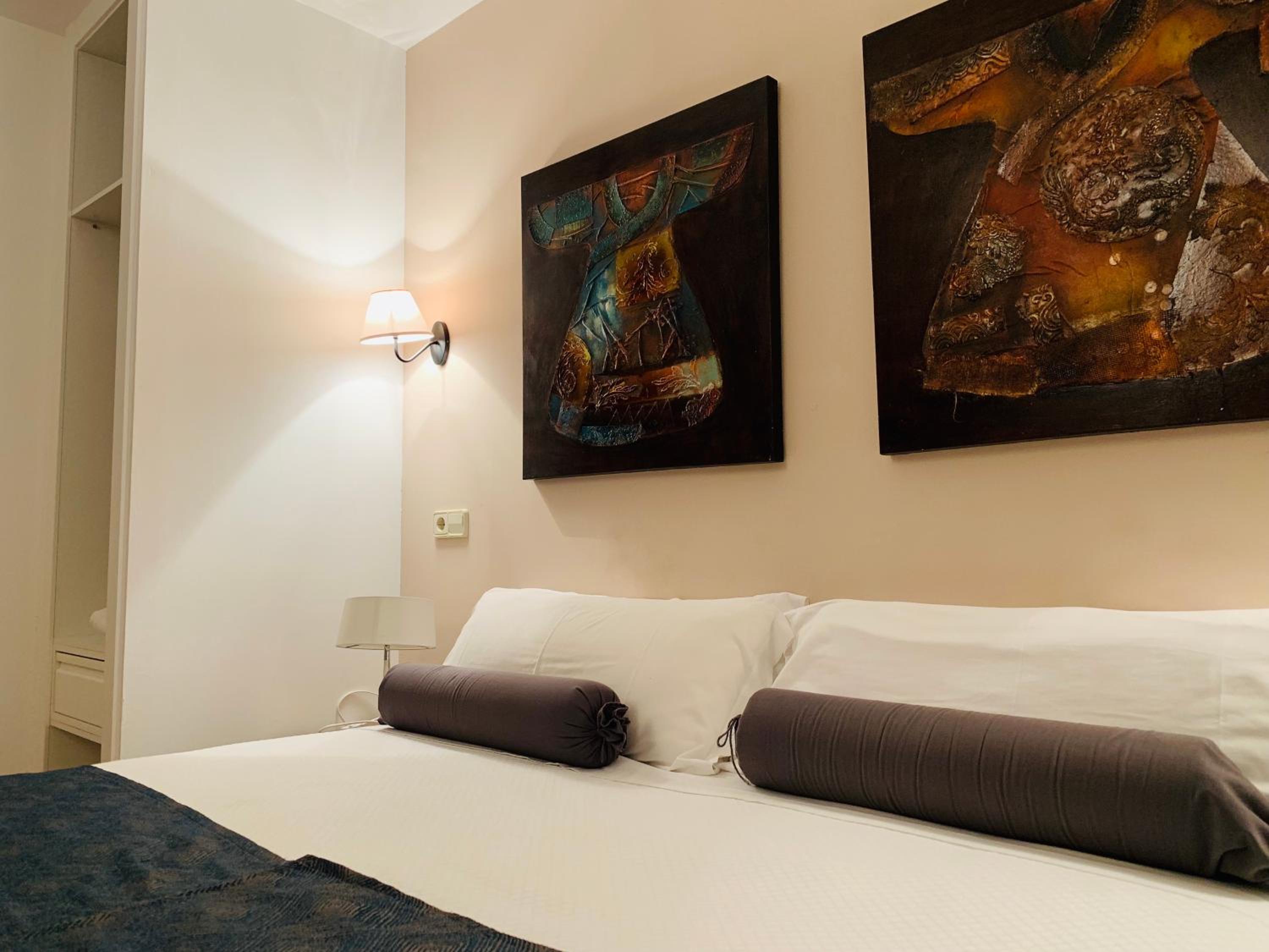 Double Room - Photo 3