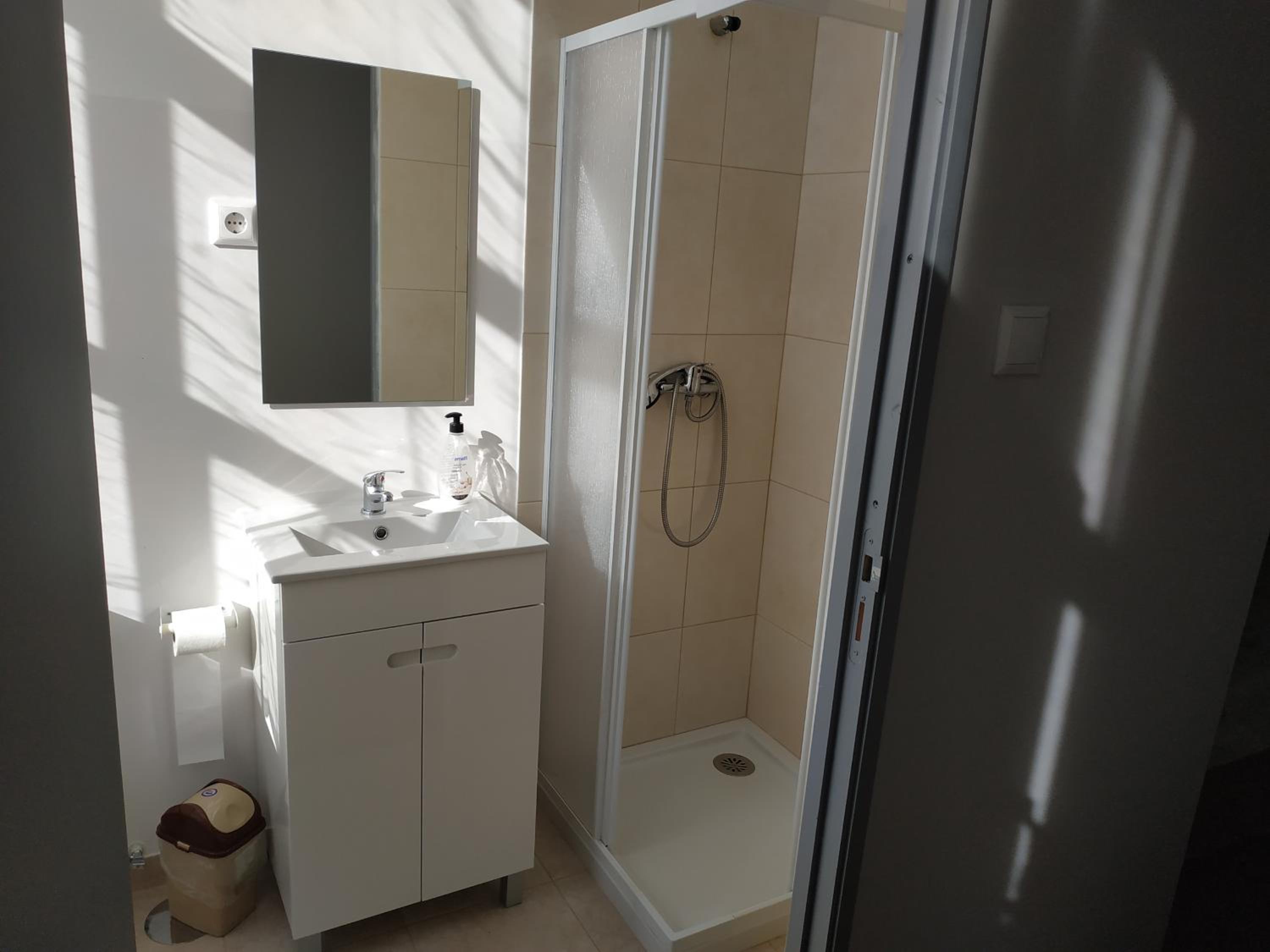 Standard Twin Room with Garden View - Photo 5