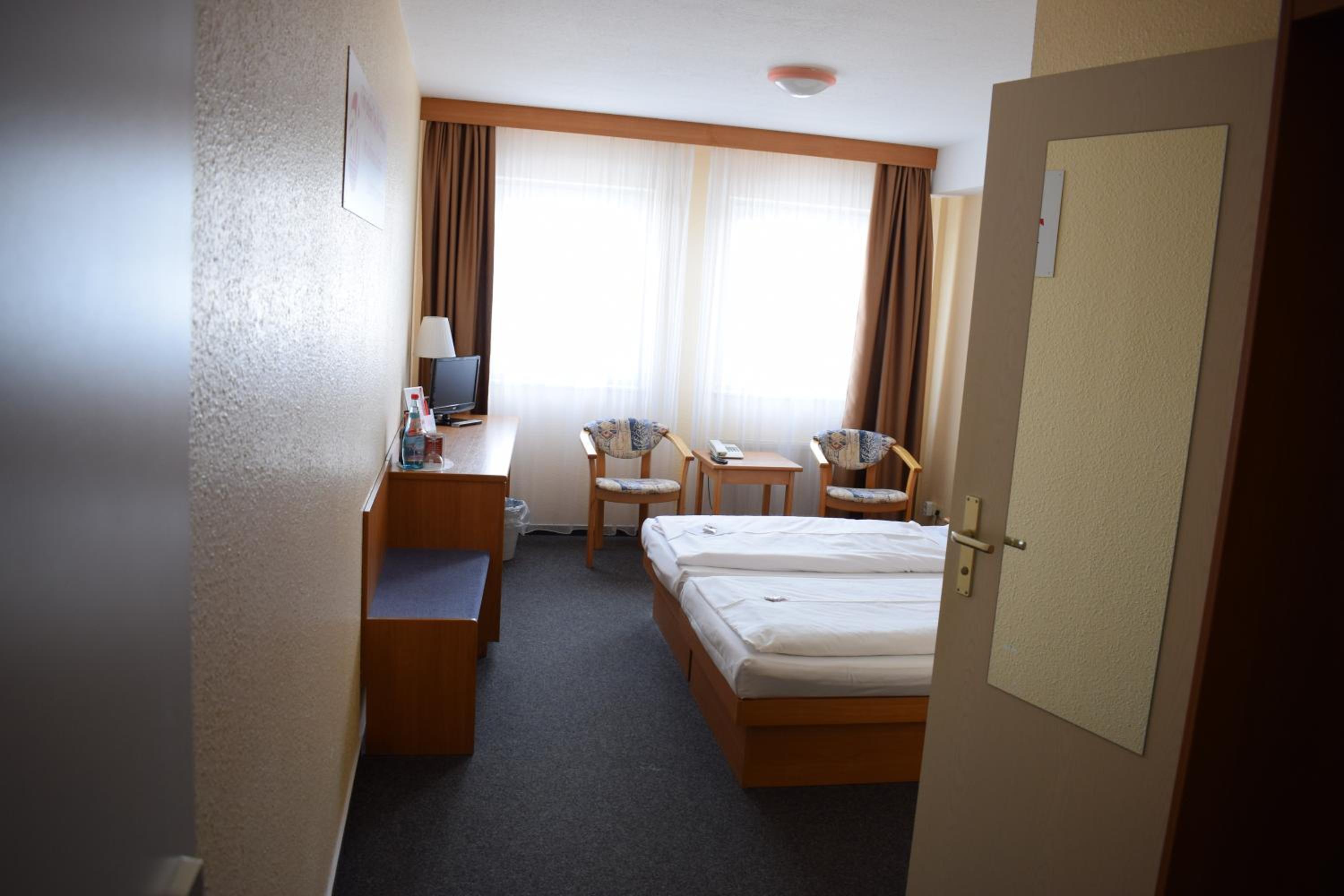 Double Room - Photo 5