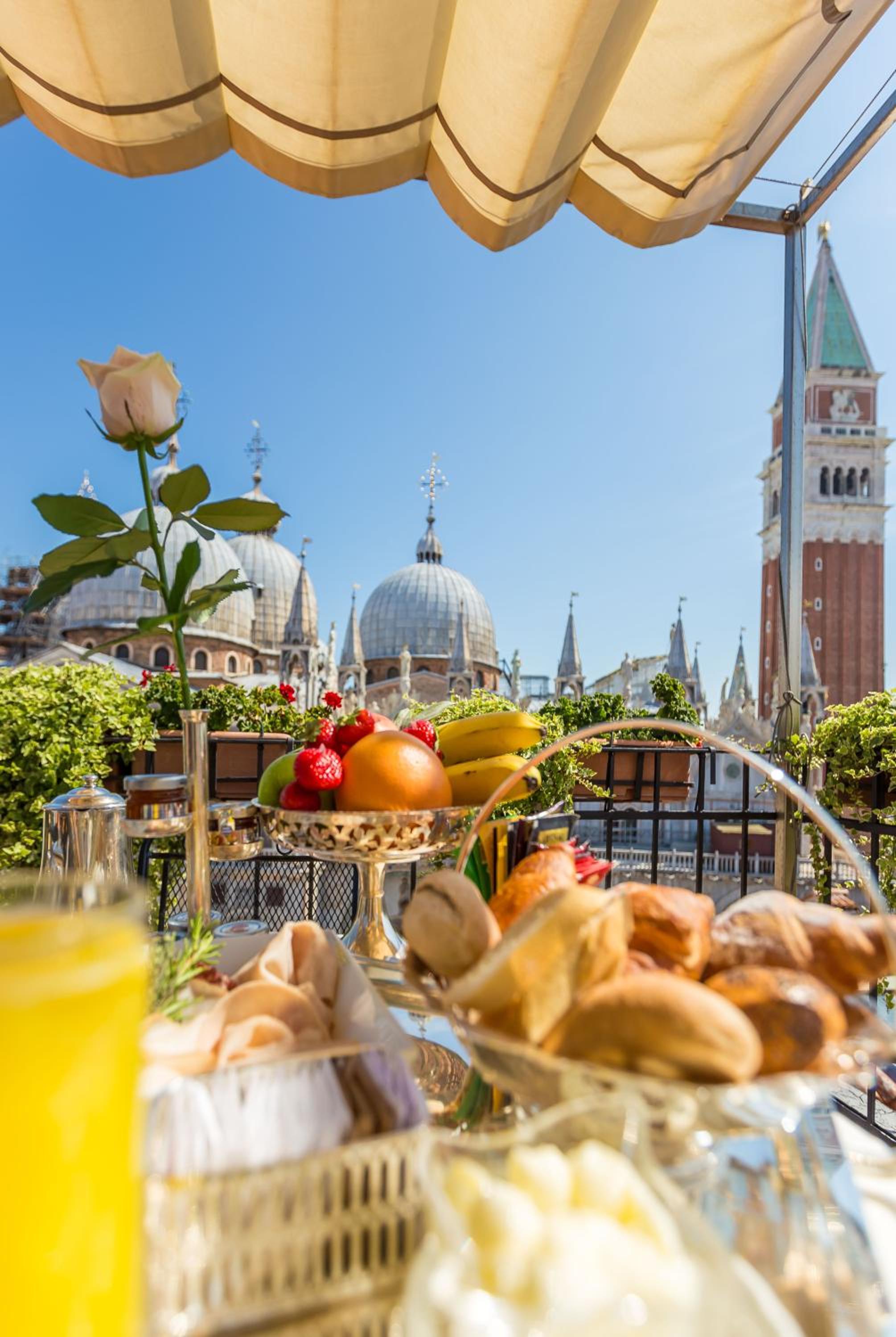 Suite with Terrace and San Marco View