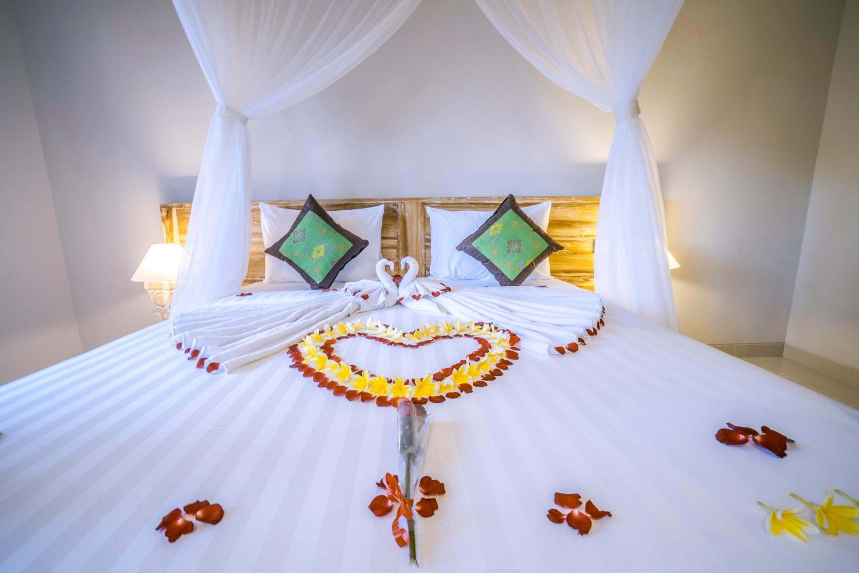 Deluxe King Room - Photo 18