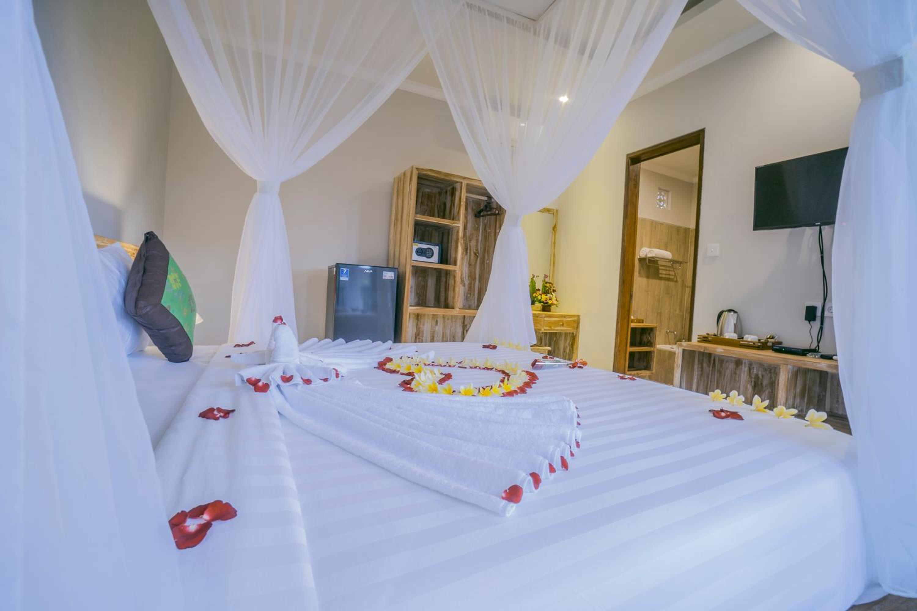 Deluxe King Room - Photo 17