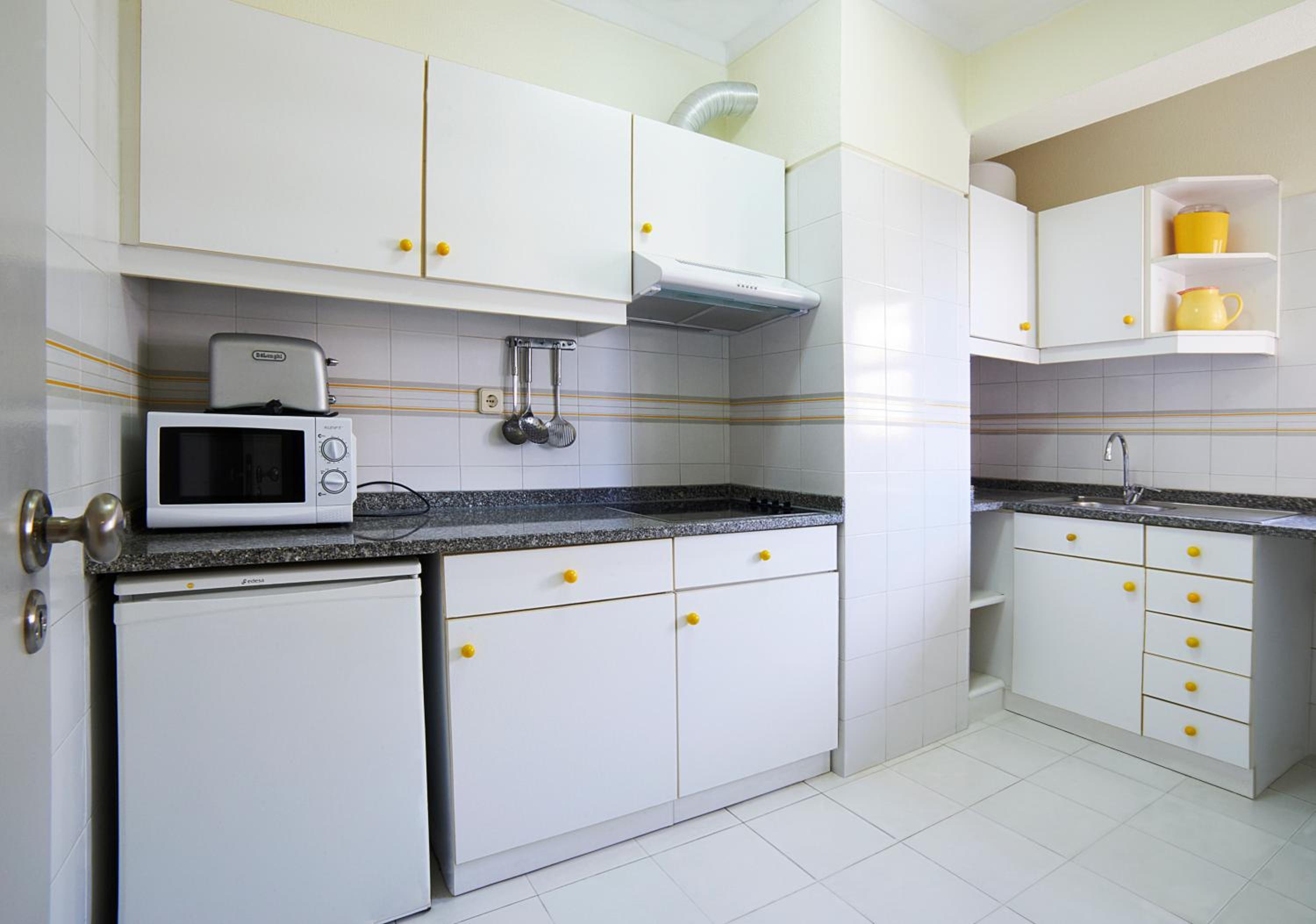 One-Bedroom Apartment (3 Adults) photo 3