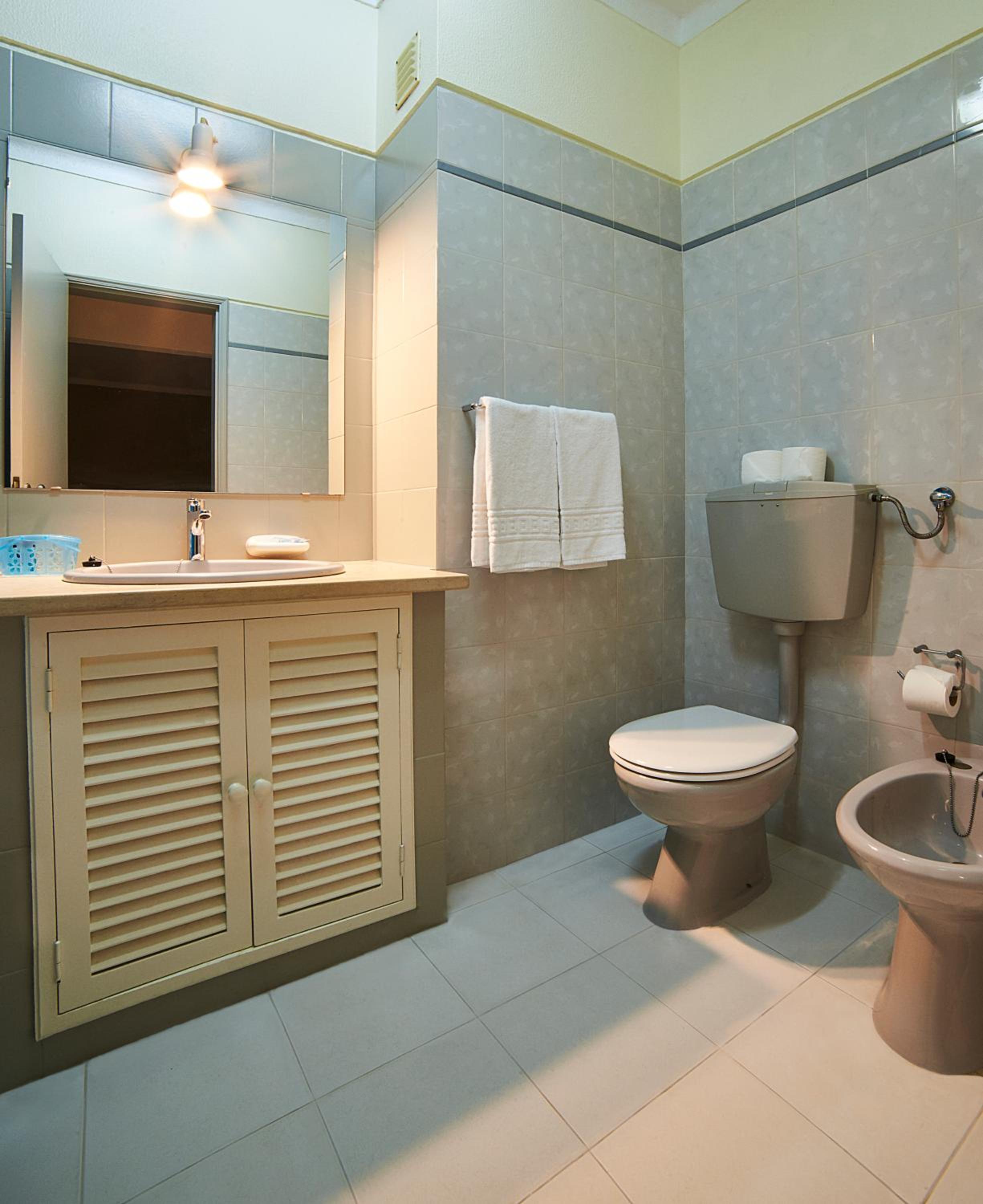 One-Bedroom Apartment (2 Adults + 1 Child up to 12 years old) photo 3