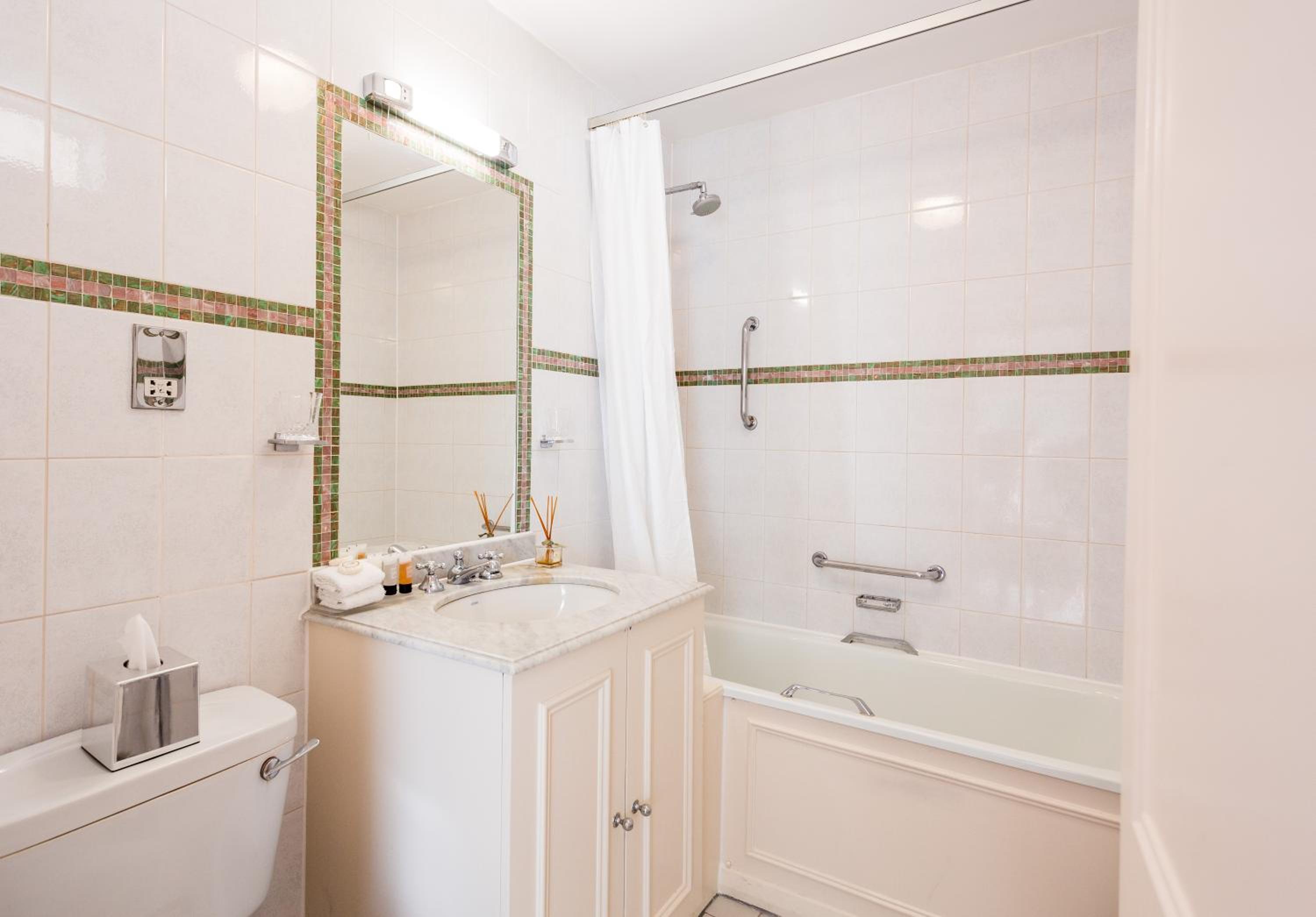 Small Double Room - Photo 2