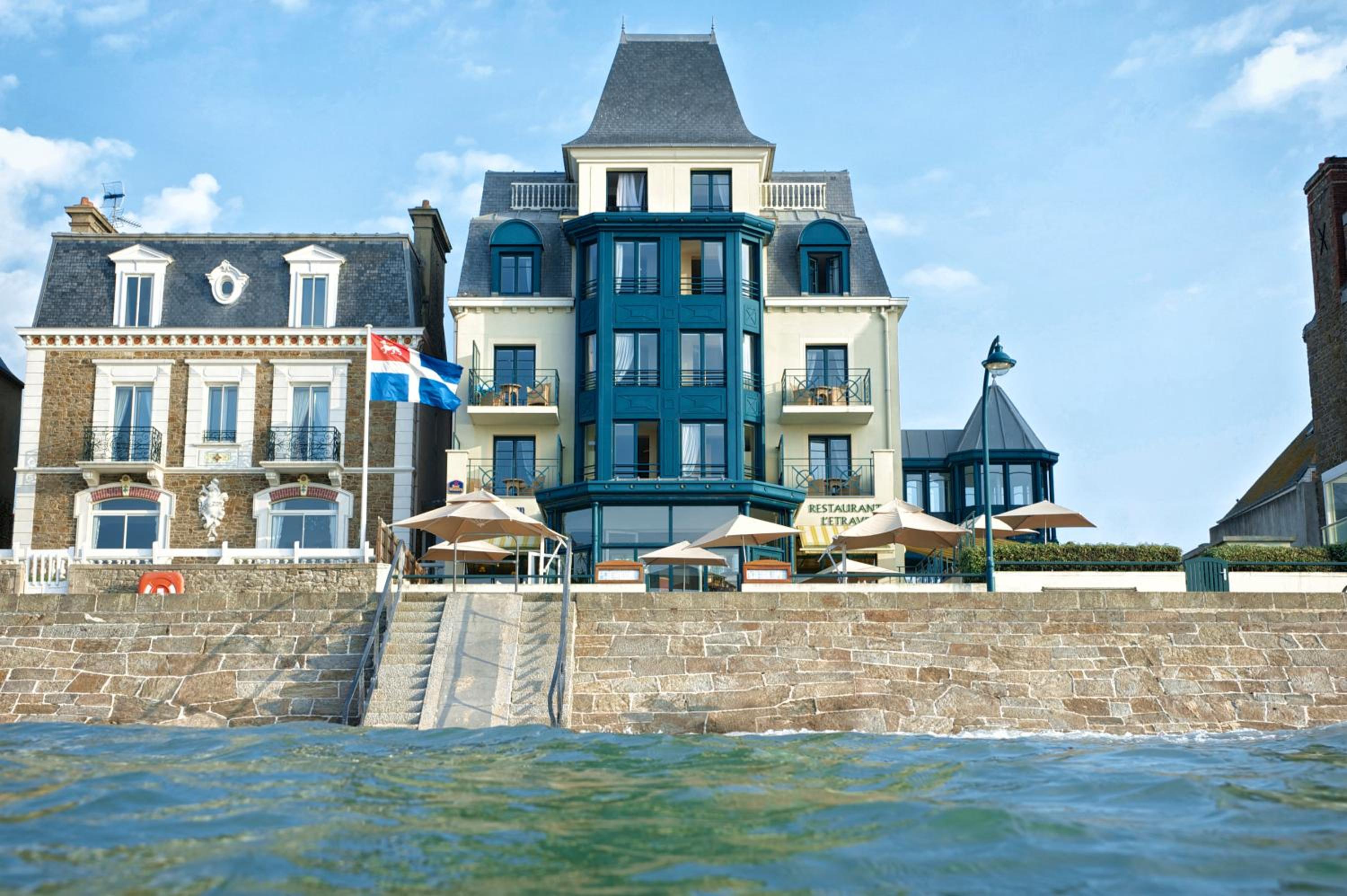 Twin Room with Sea View - Photo 8