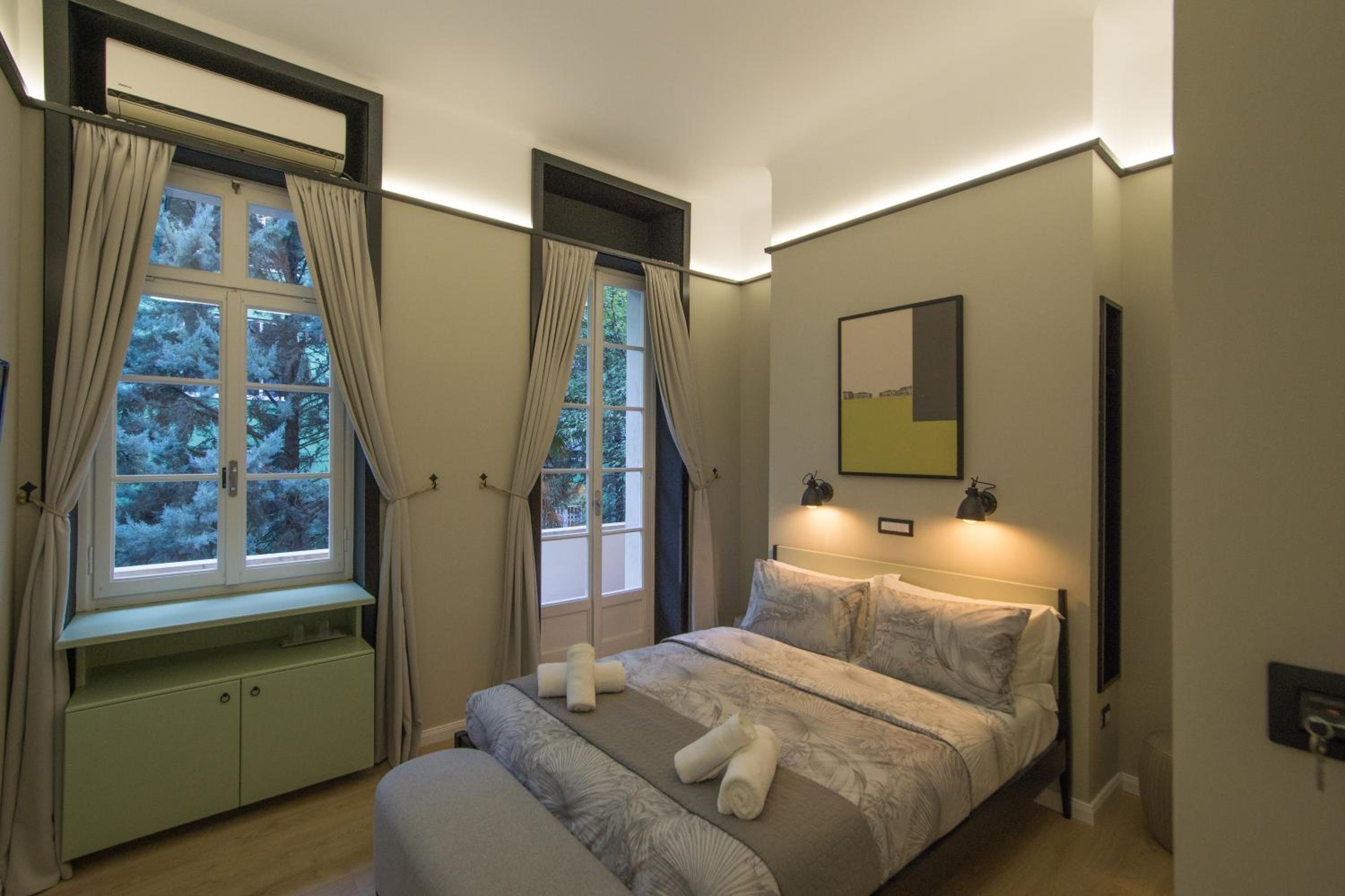 Deluxe Double Room with Balcony