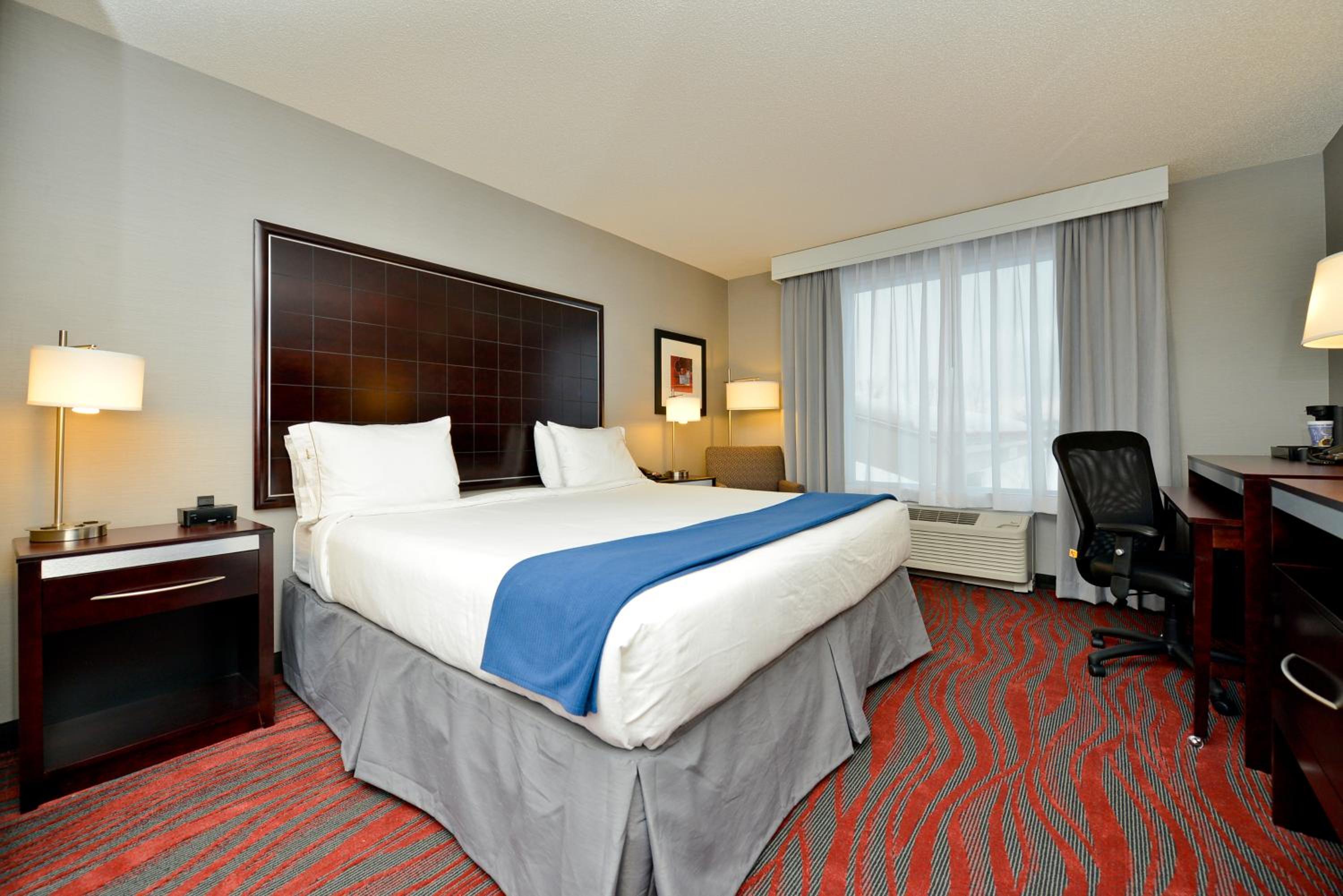 King Room - Hearing Accessible/Non-Smoking