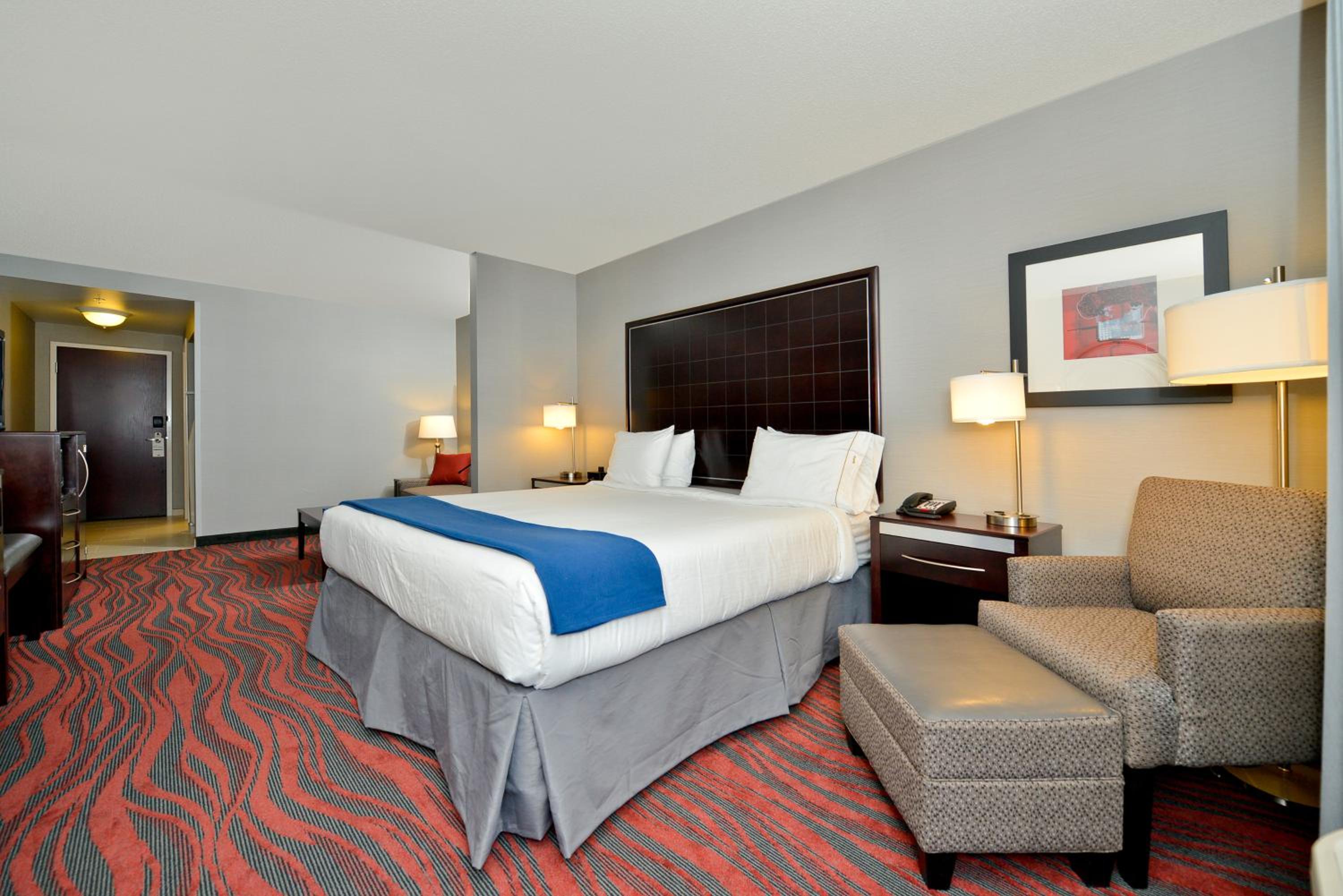 Standard King Room with Sofa Bed