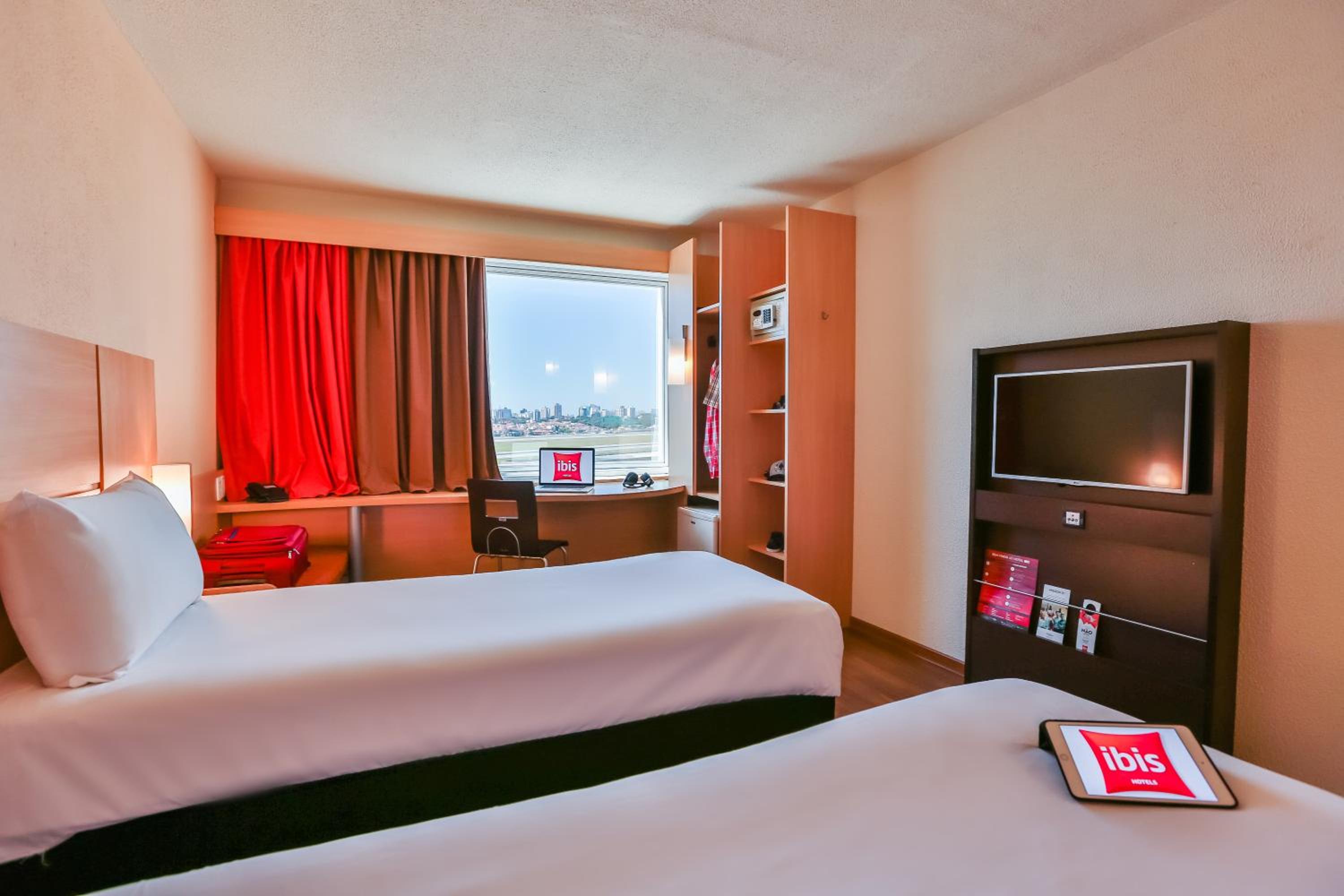 Standard Twin Room - Photo 7