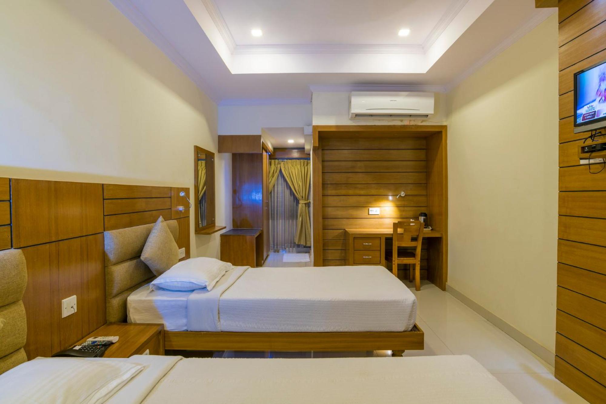 Deluxe Double Room - Photo 16