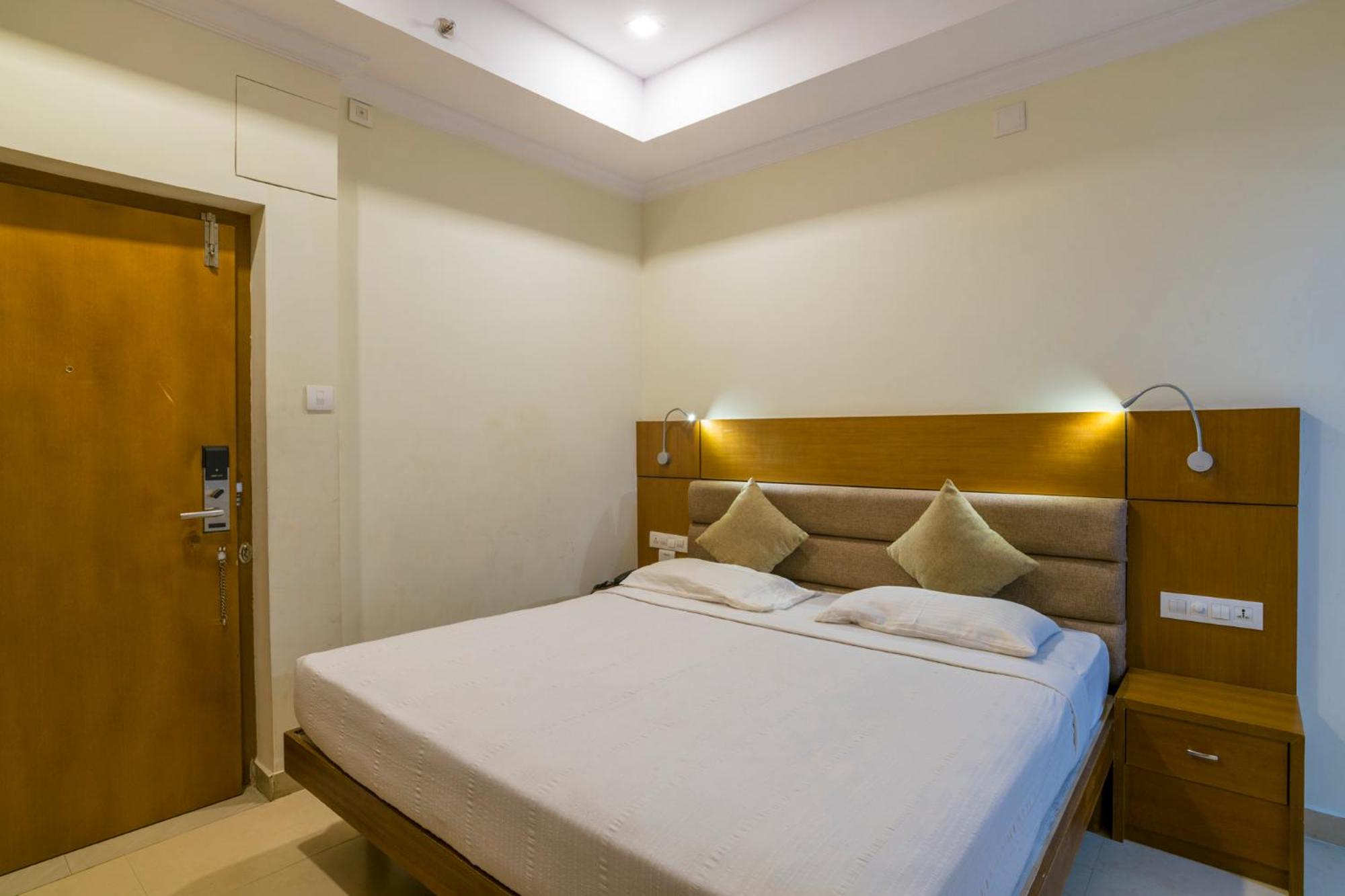 Budget Double Room - Photo 7
