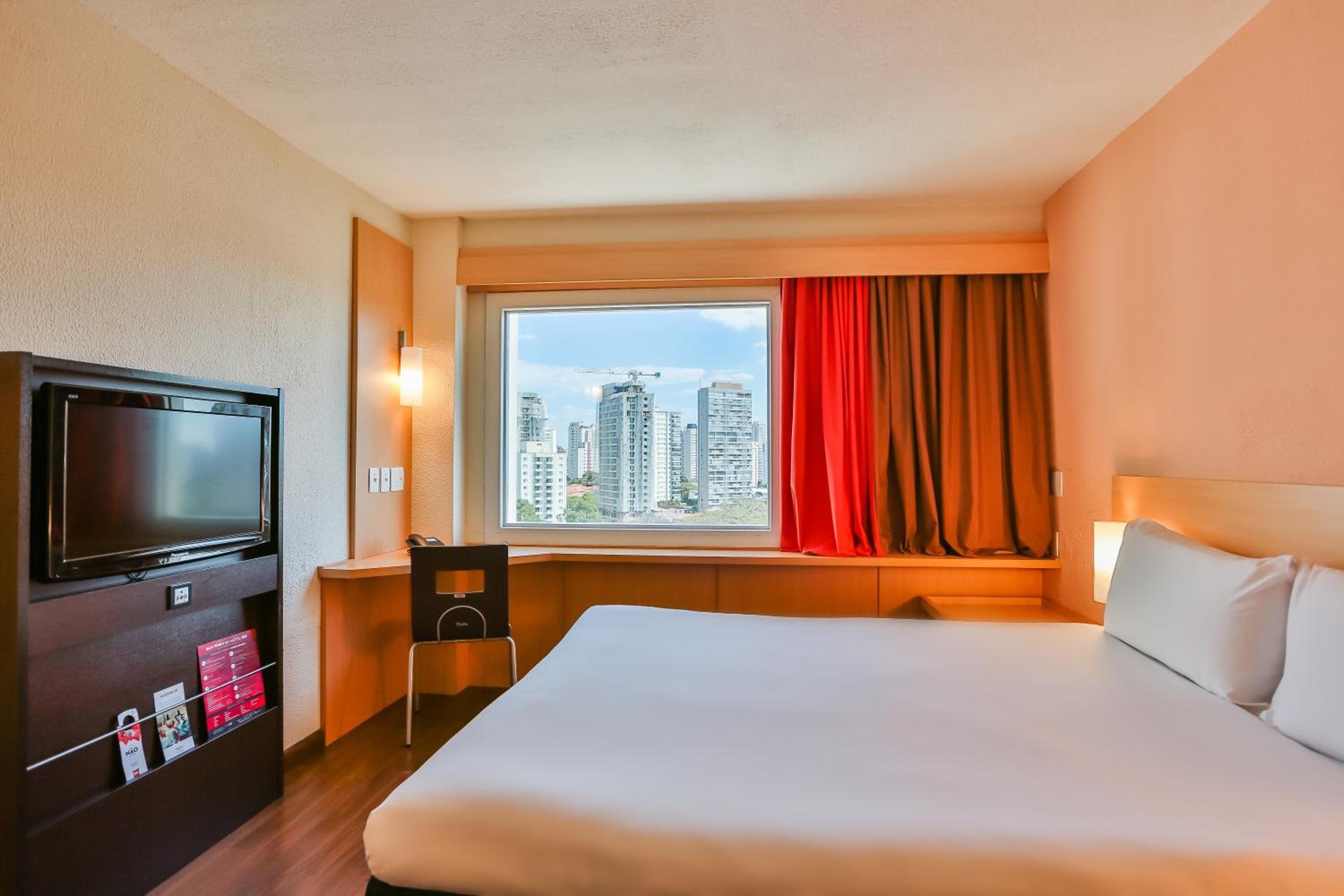 Standard Double Room - Disability Access thumbnail 6