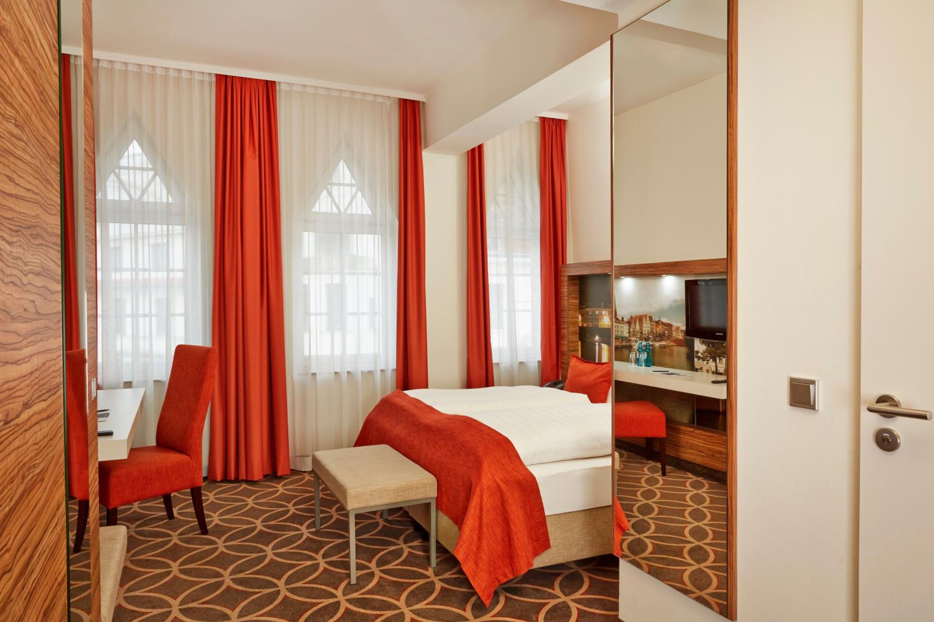 Standard Double Room - Photo 2
