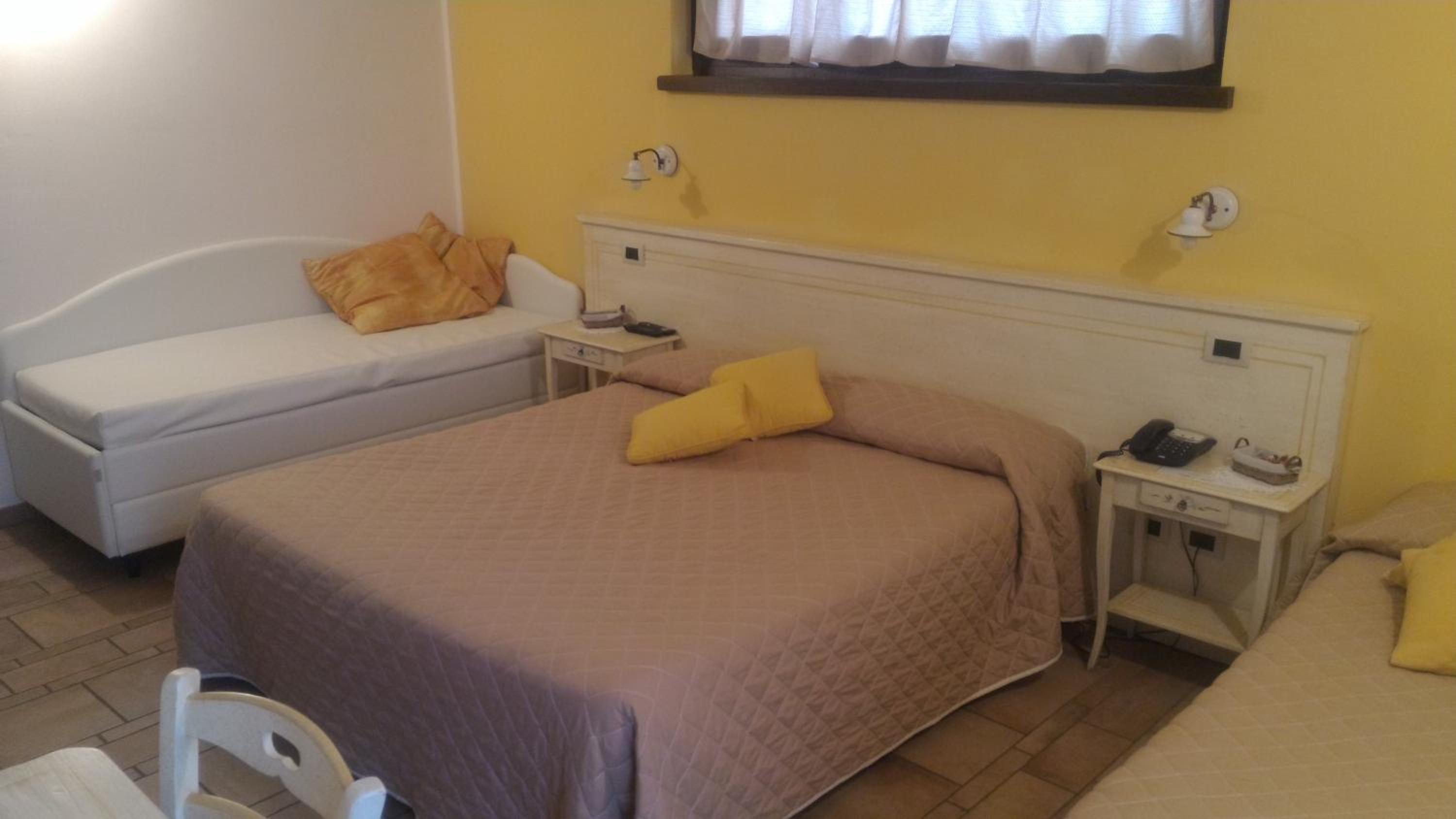 Triple Room - Photo 15
